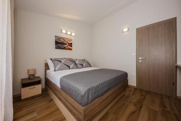 One Bedroom Apartment
