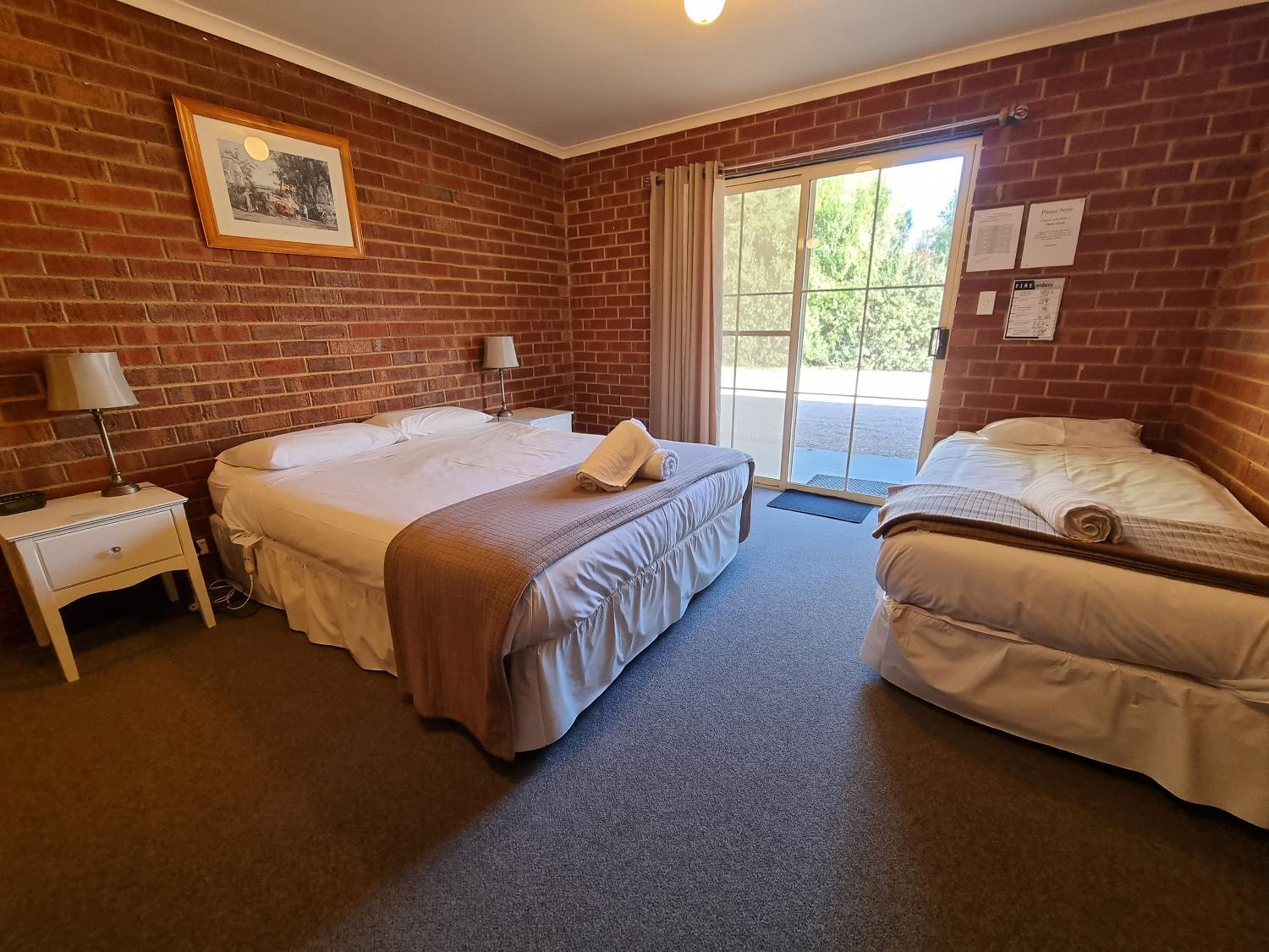 Standard Twin Room with Mountain View - Photo 1