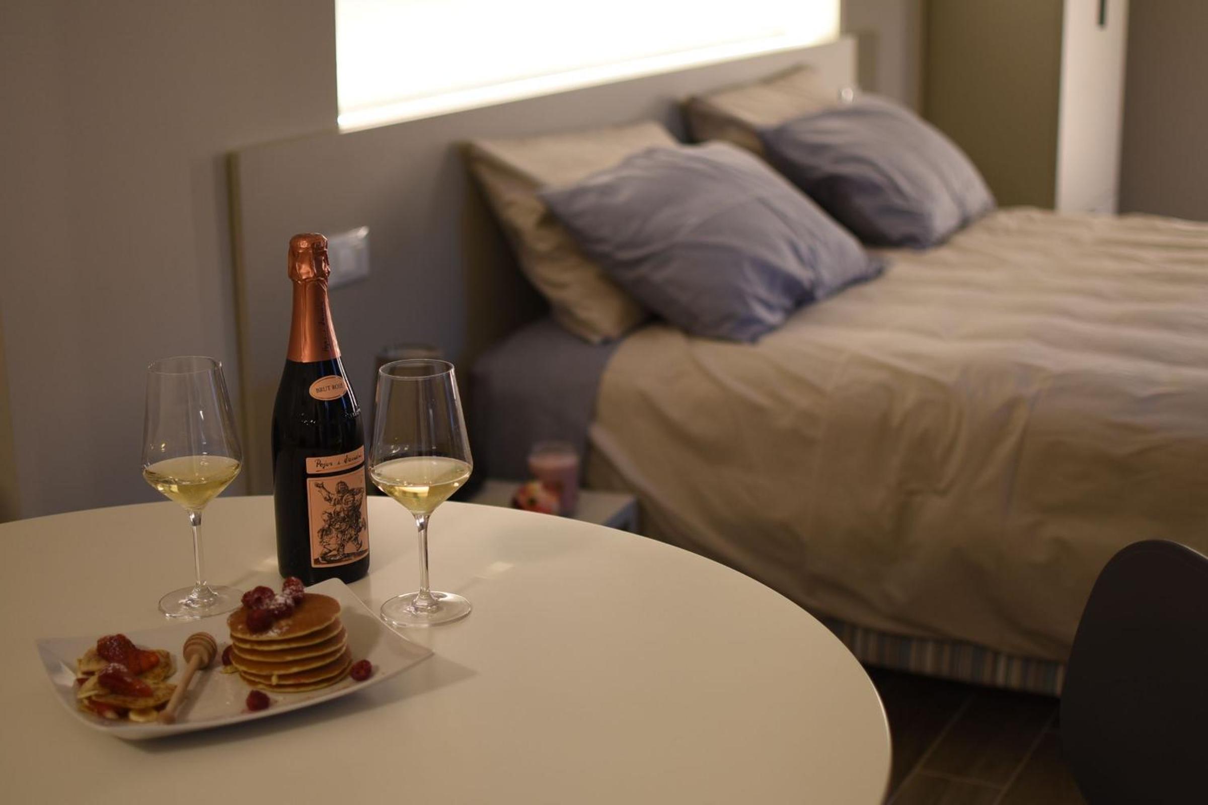Deluxe Room - Photo 5