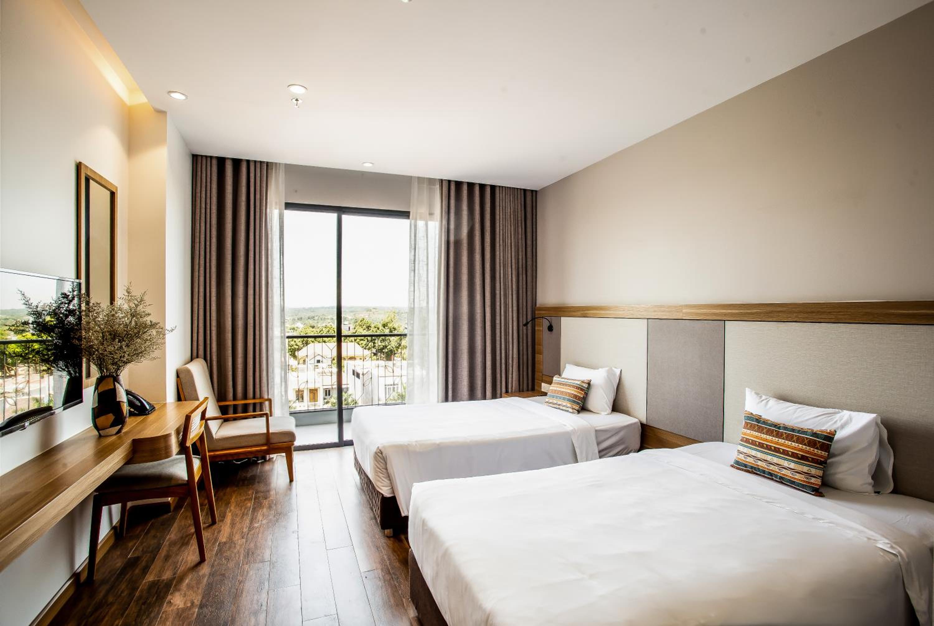 Deluxe Double or Twin Room with City View photo 1