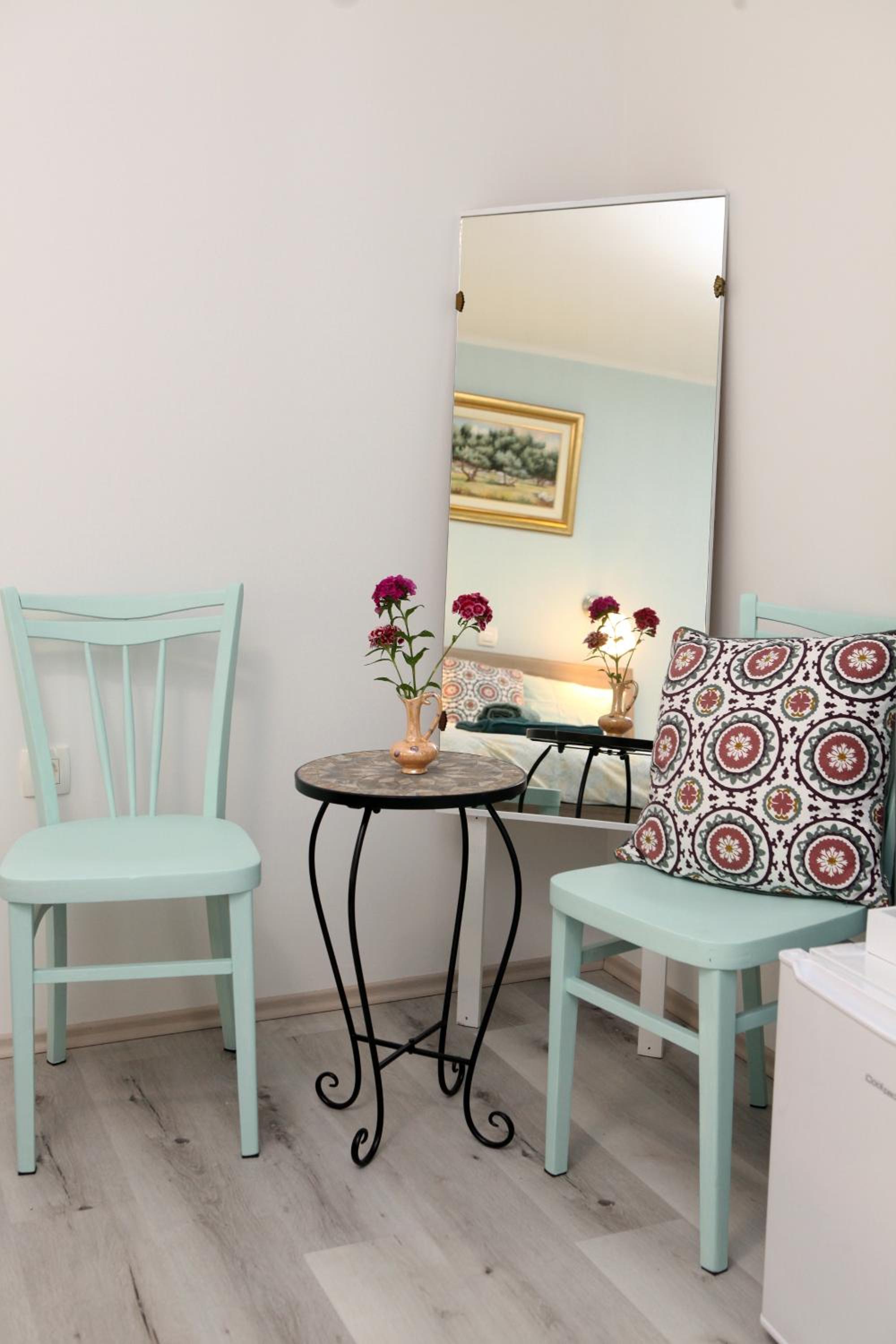 Family Room with Garden View photo 1