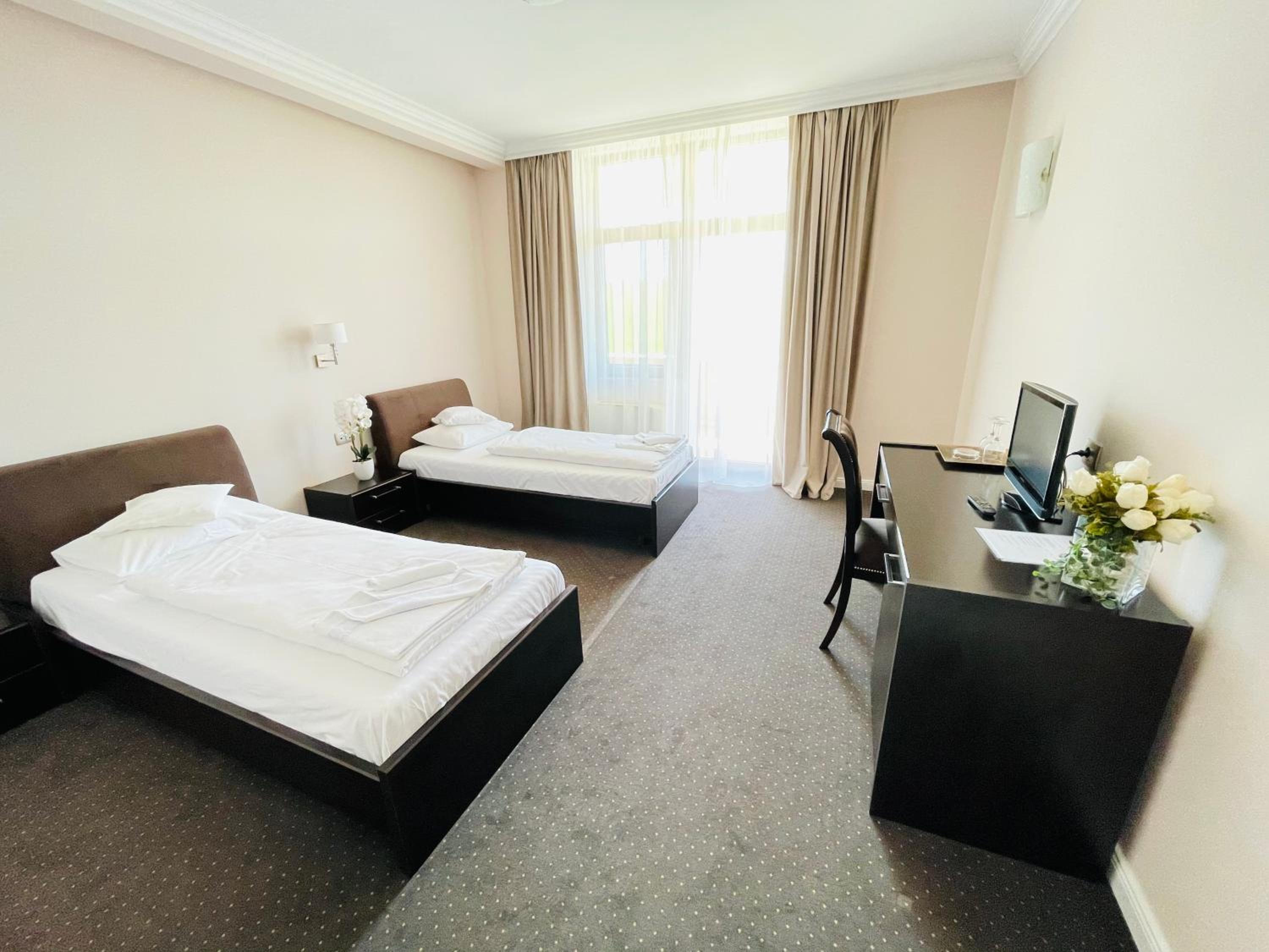 Double or Twin Room photo 2