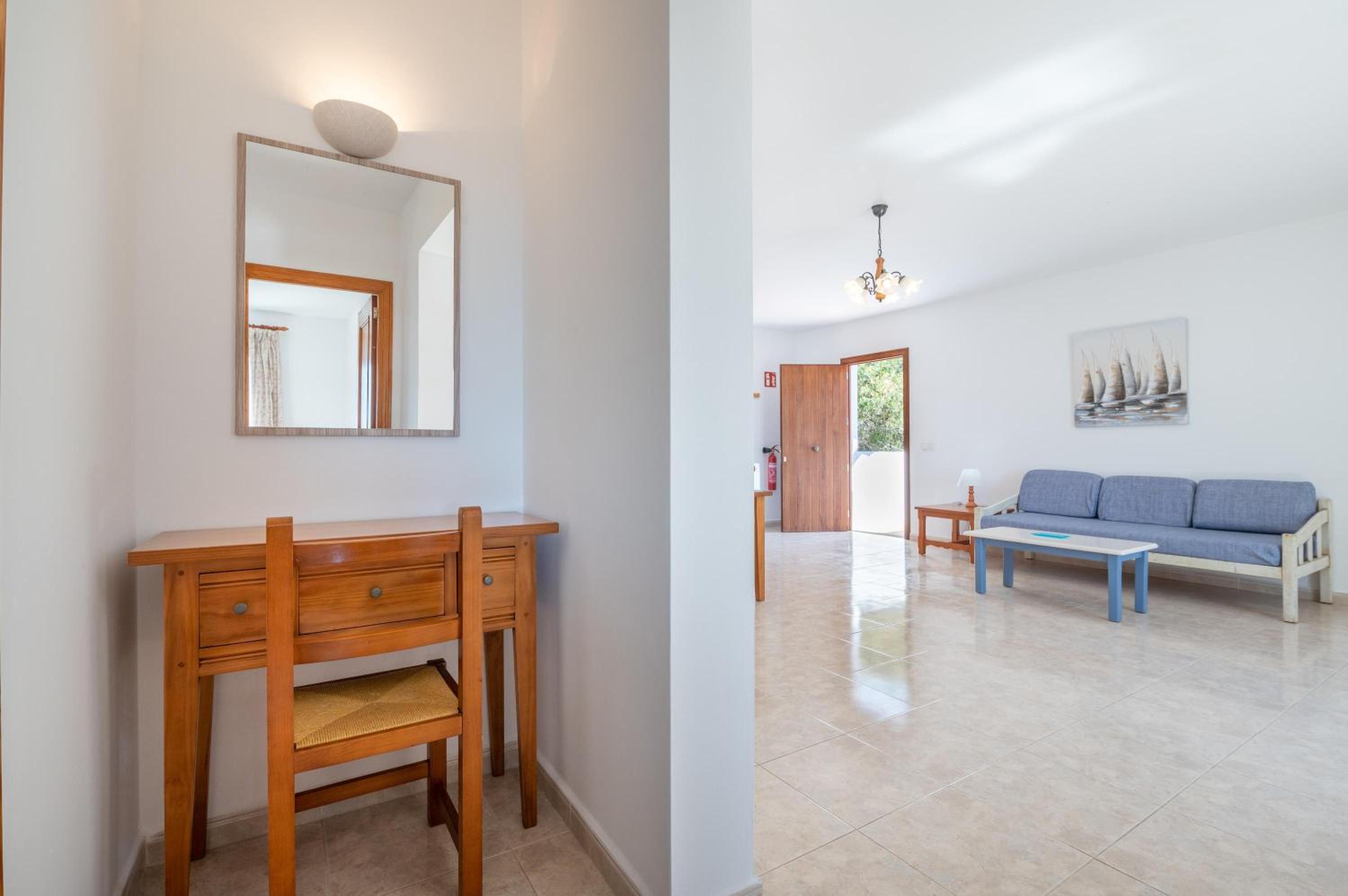 Superior One-Bedroom Apartment with Balcony thumbnail 6