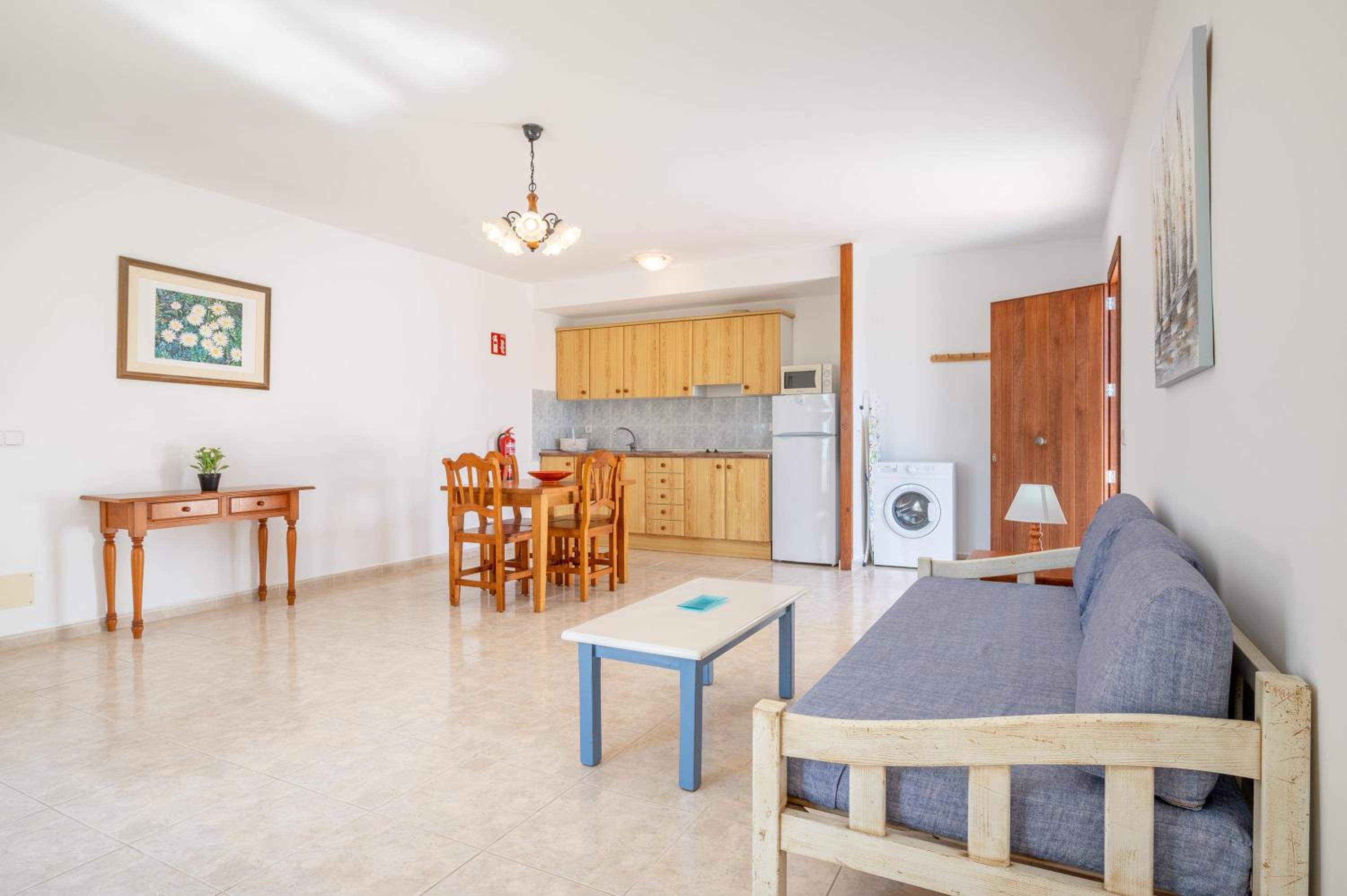 Superior One-Bedroom Apartment with Balcony thumbnail 5