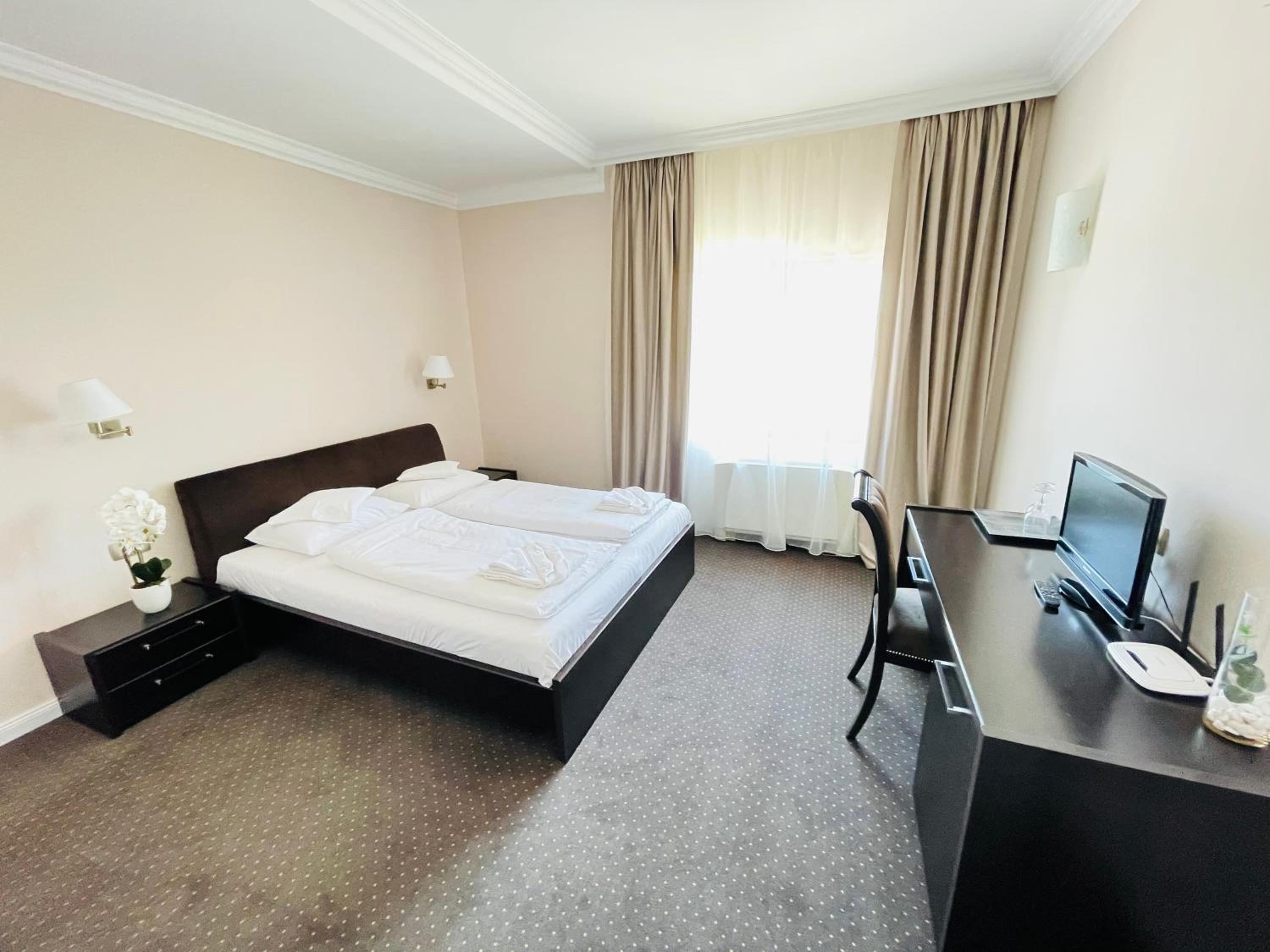 Deluxe Double or Twin Room photo 3