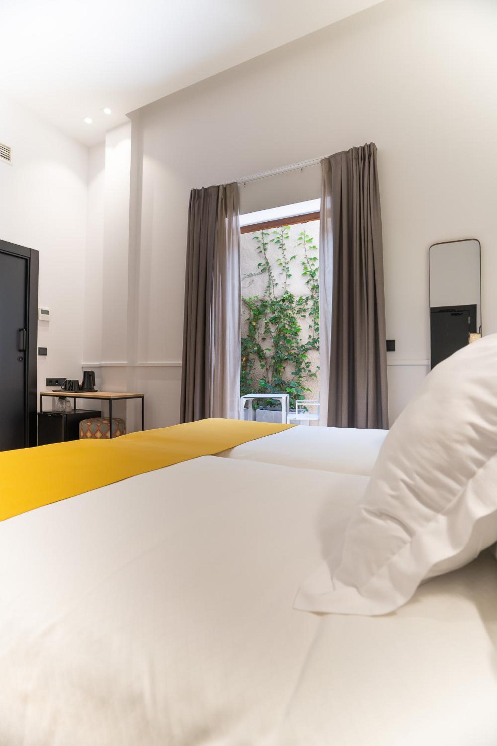 Chic & Patio Room (Ground Floor) - Photo 2