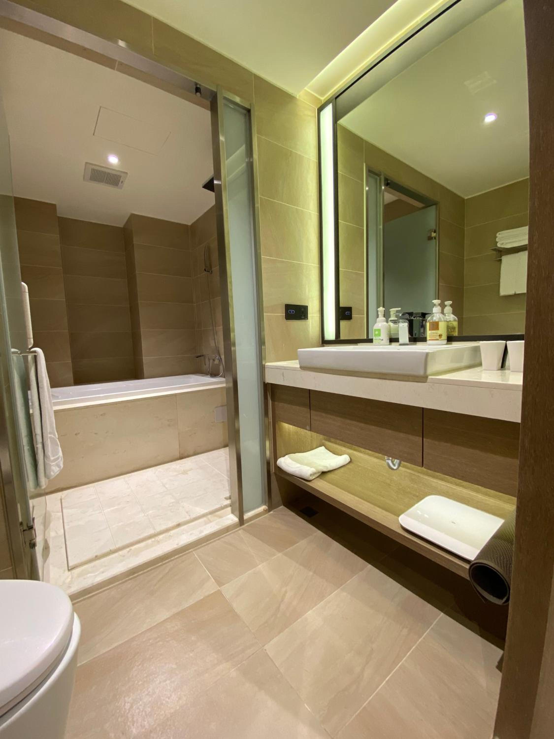 Deluxe Quadruple Room - No Breakfast photo 3
