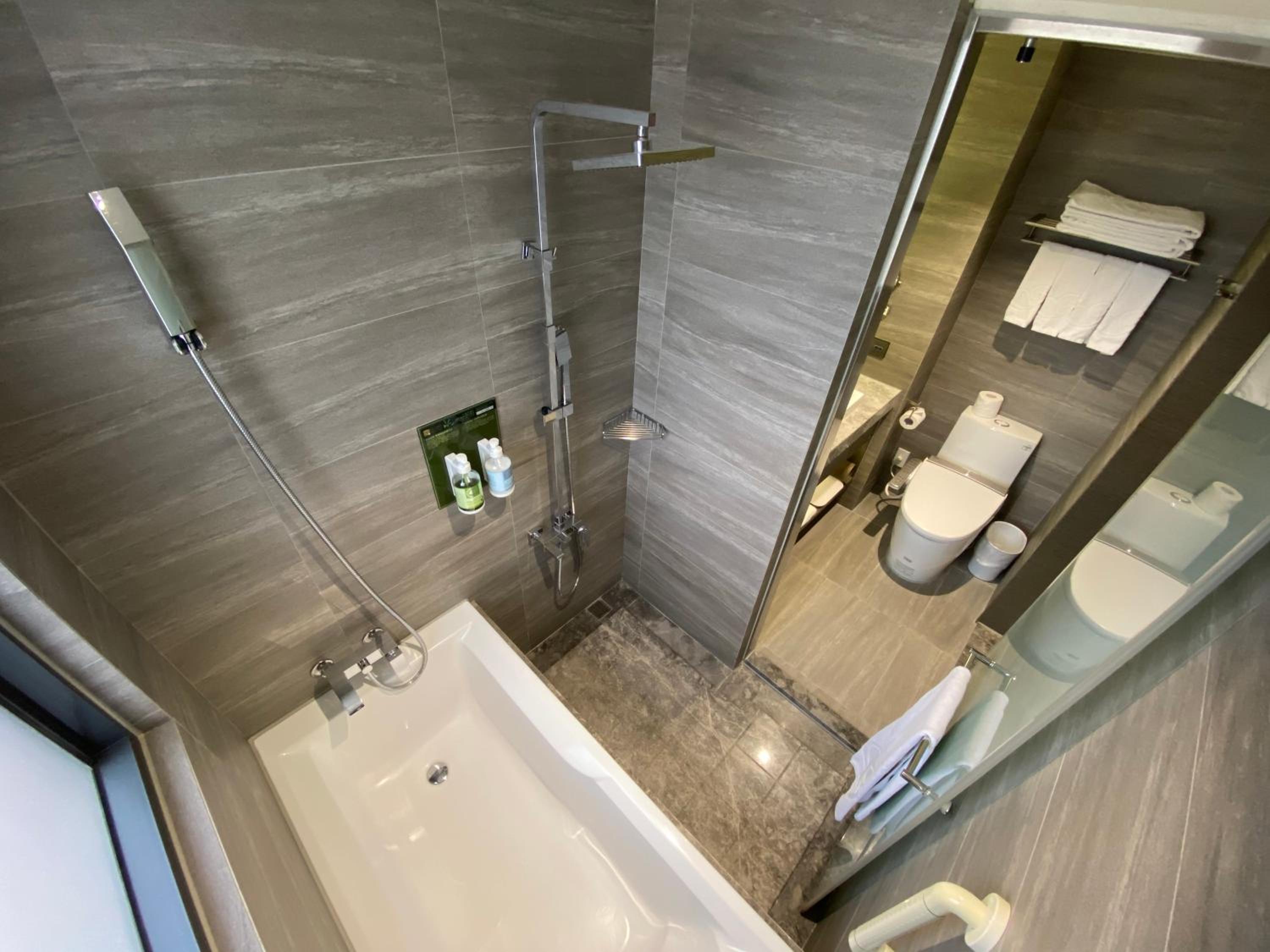 Special Offer - Deluxe Quadruple Room photo 2