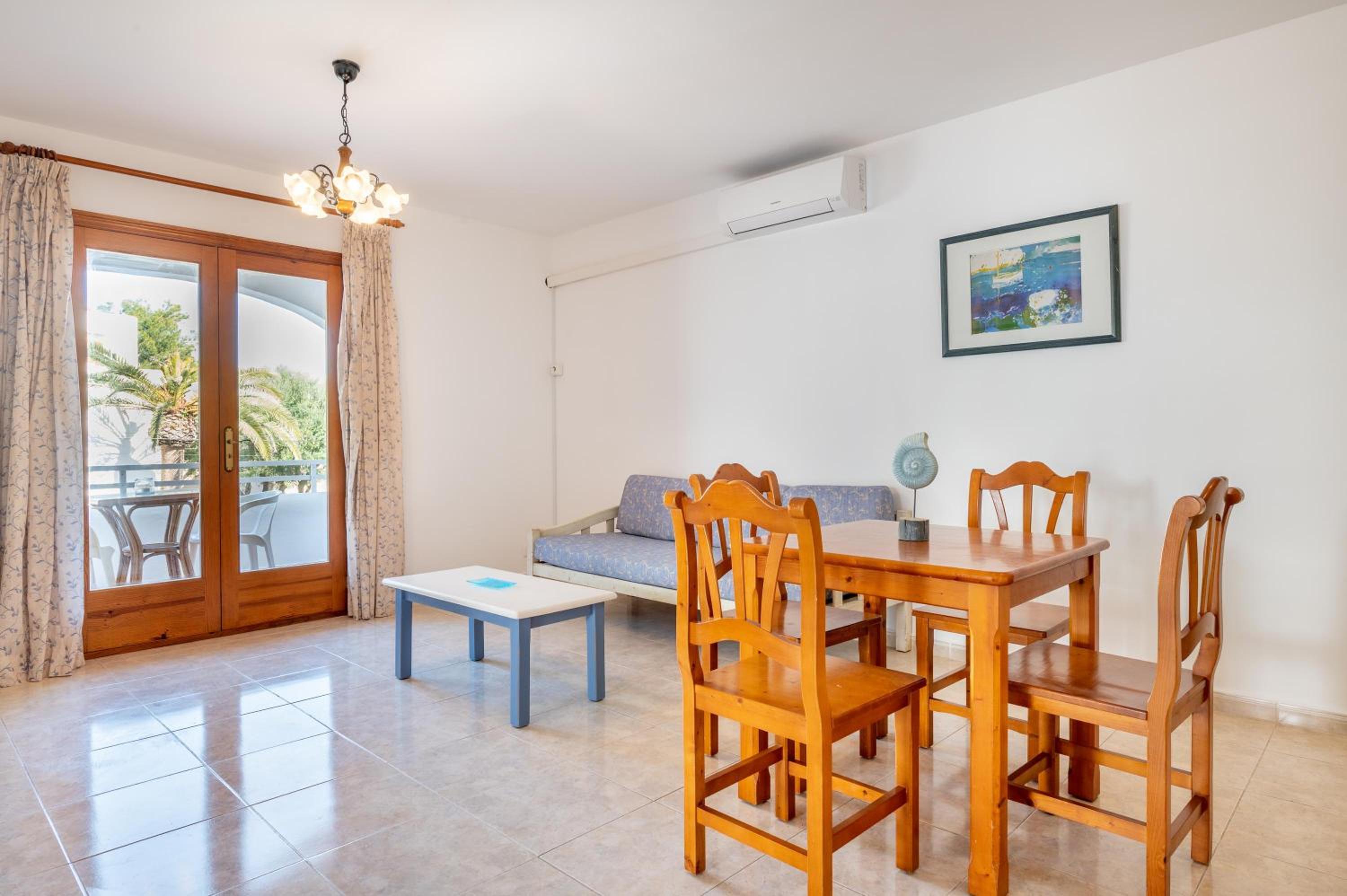 Apartamento de un dormitorio superior con balcón