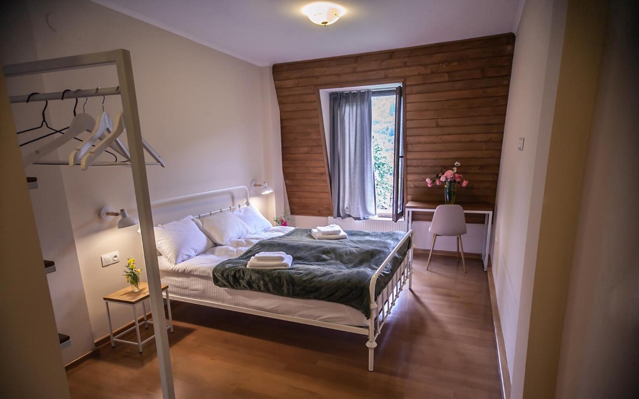 Standard Queen Room - Photo 2