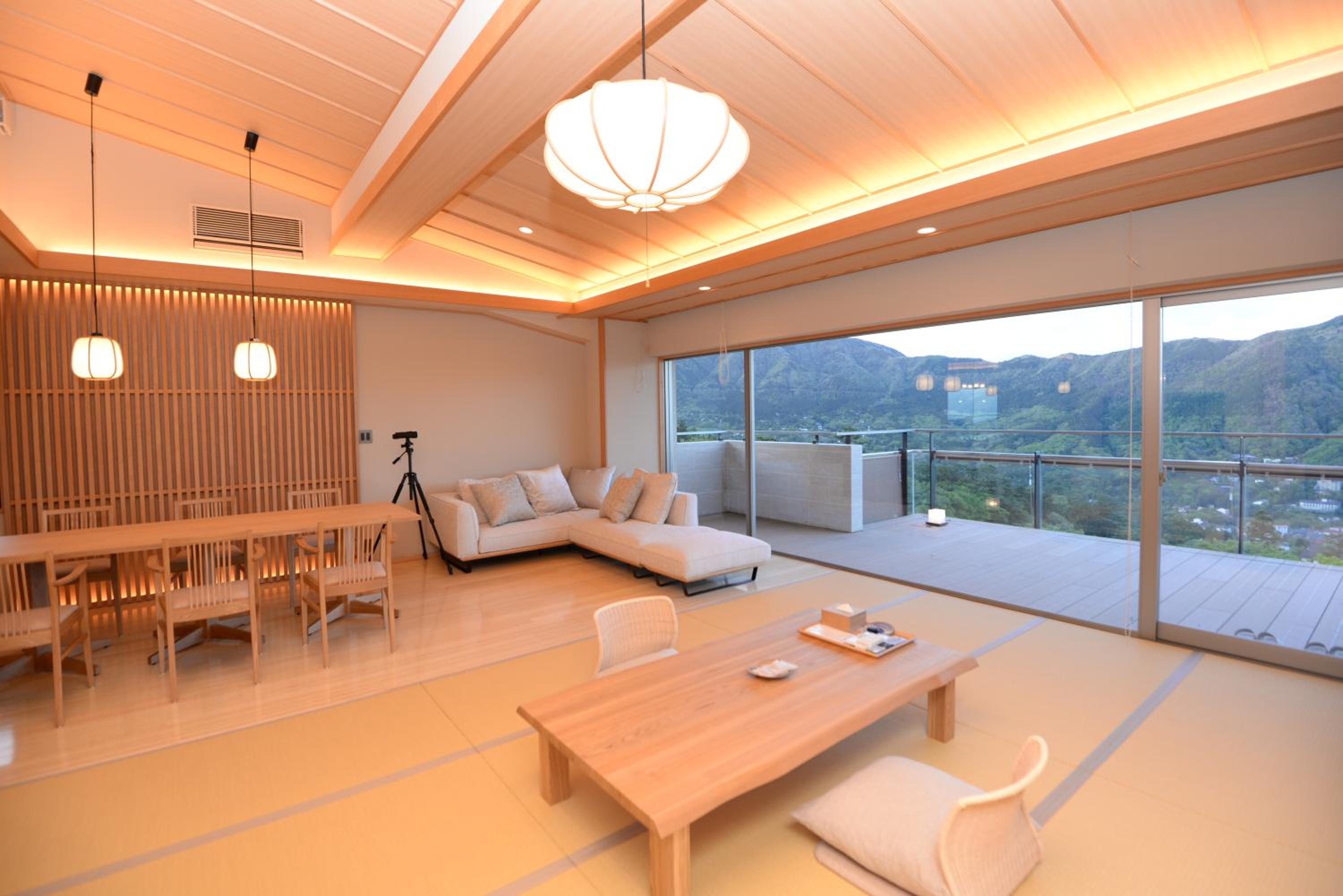 Deluxe Corner Suite with Tatami Area with Open-Air Bath - Top Floor-(RYO)