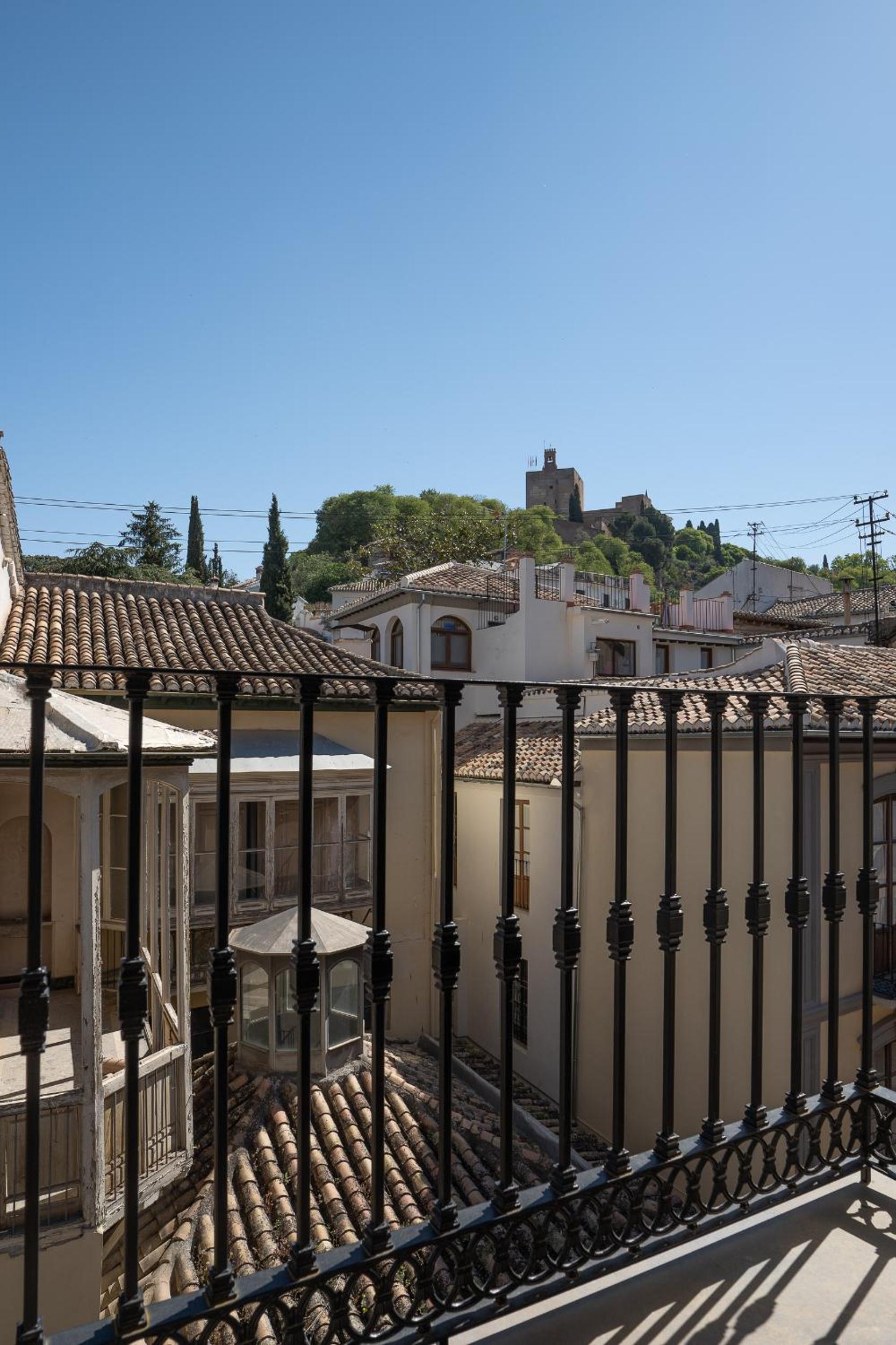 Deluxe Alhambra View - Photo 5