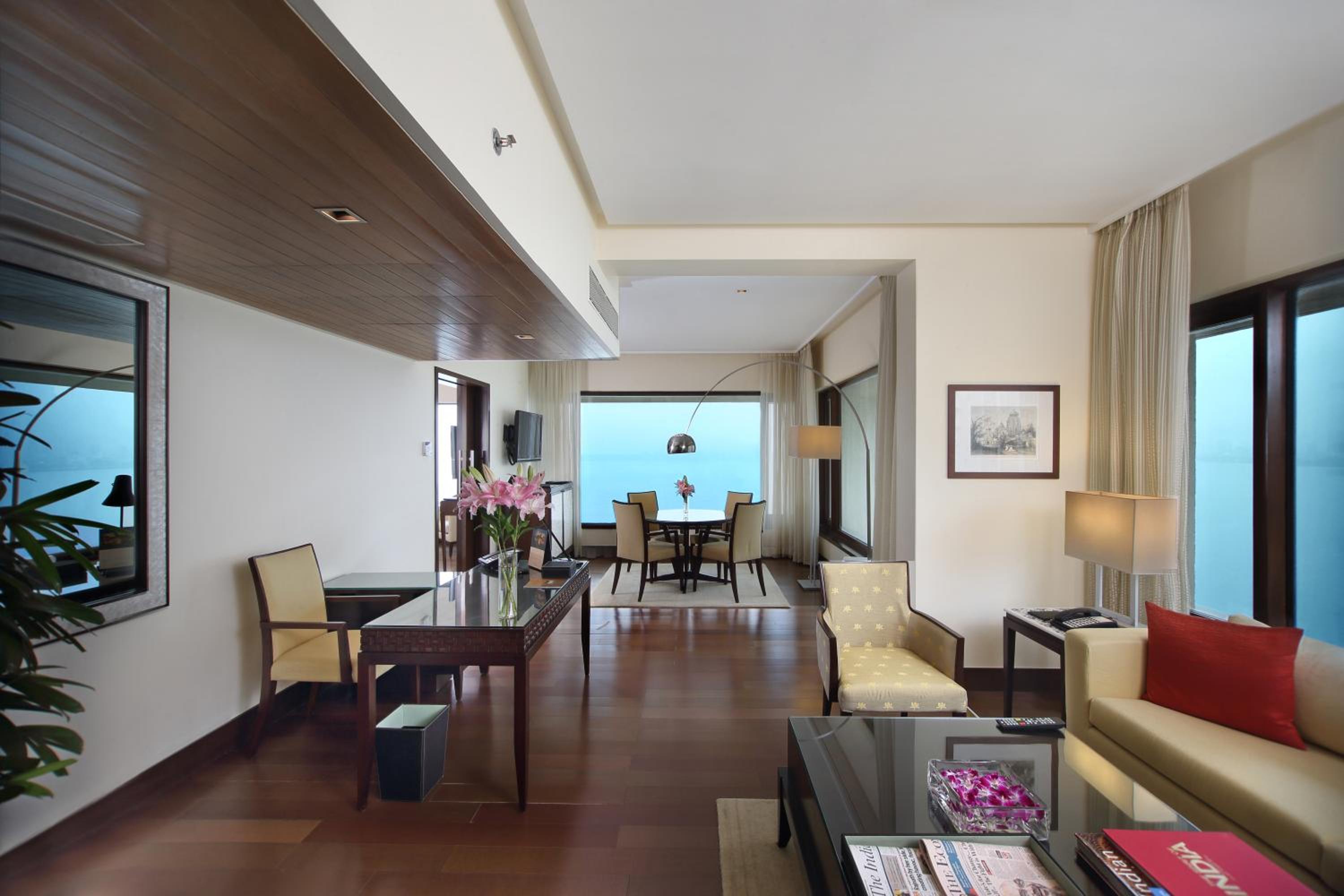 Premier Ocean View Suite  - Photo 5