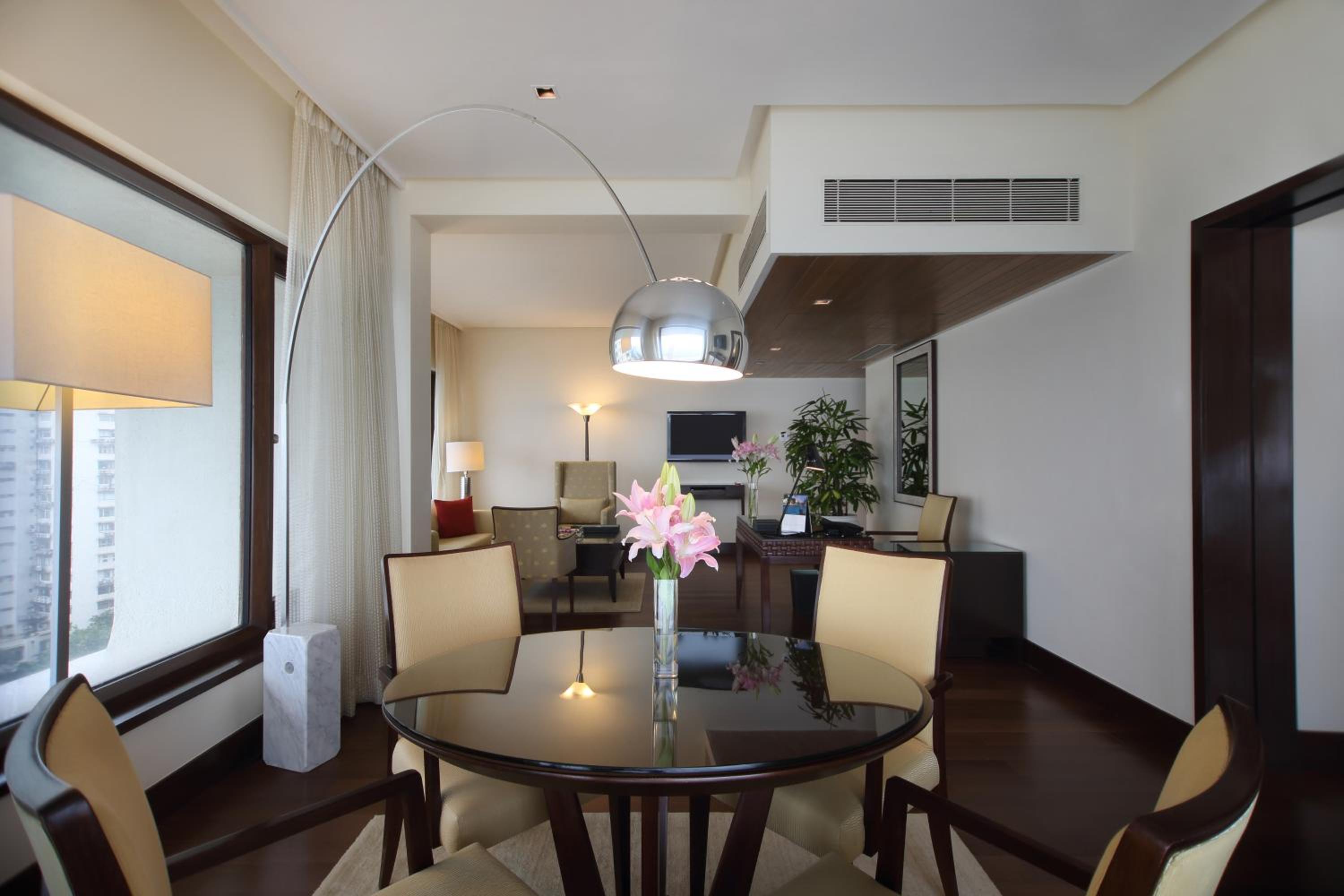 Premier Ocean View Suite  - Photo 2