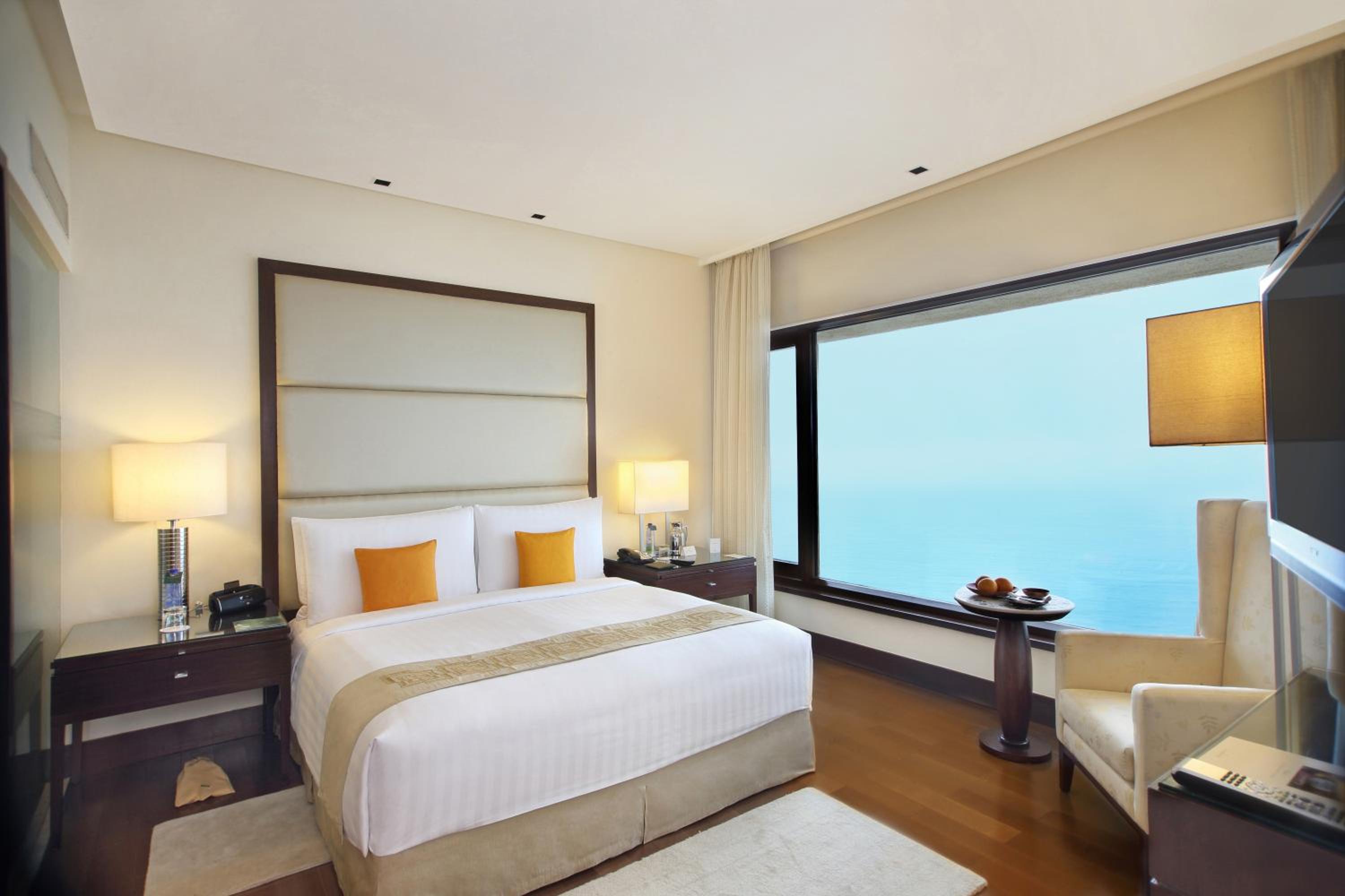 Premier Ocean View Suite  - Photo 4