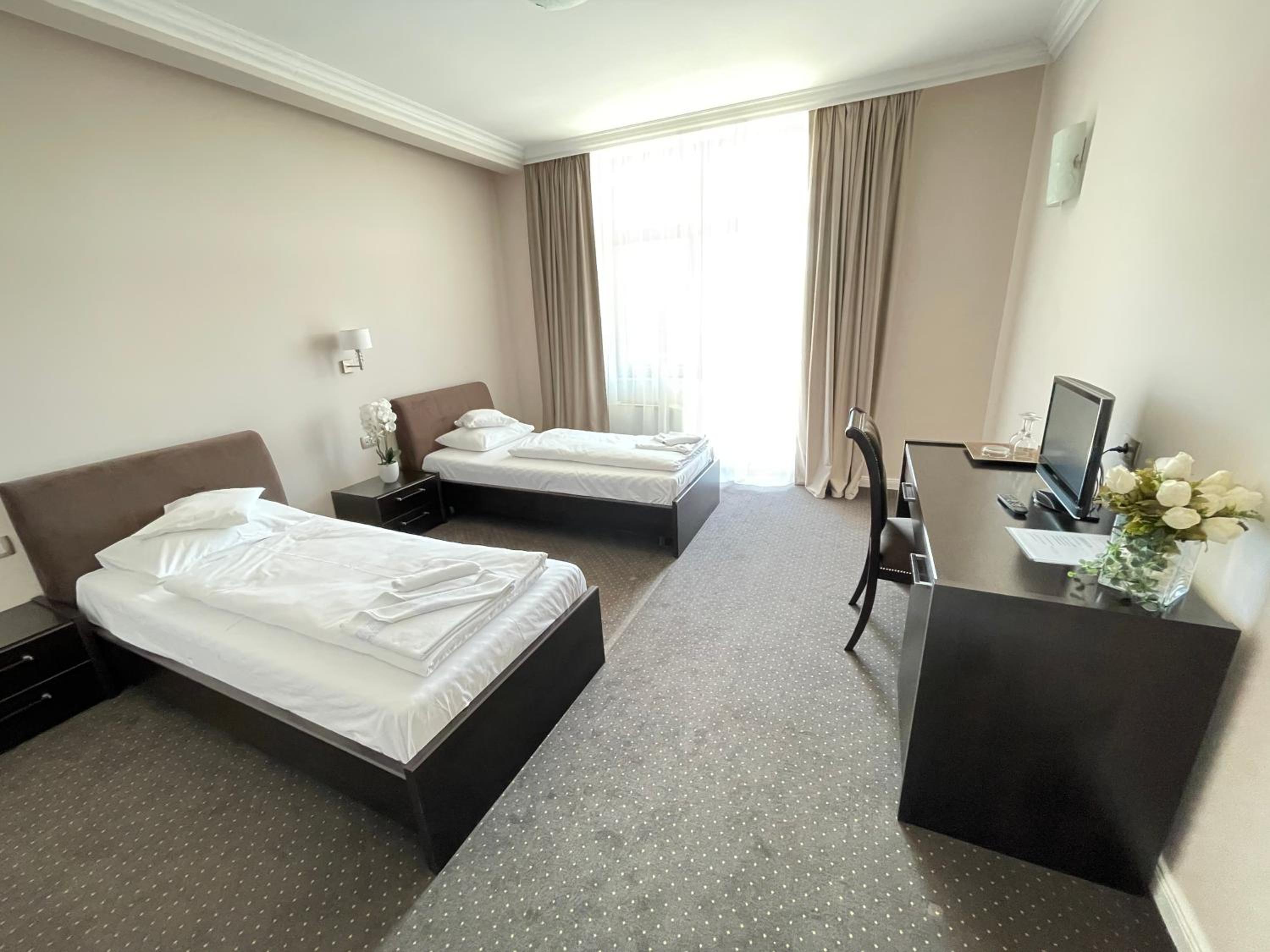 Double or Twin Room photo 3