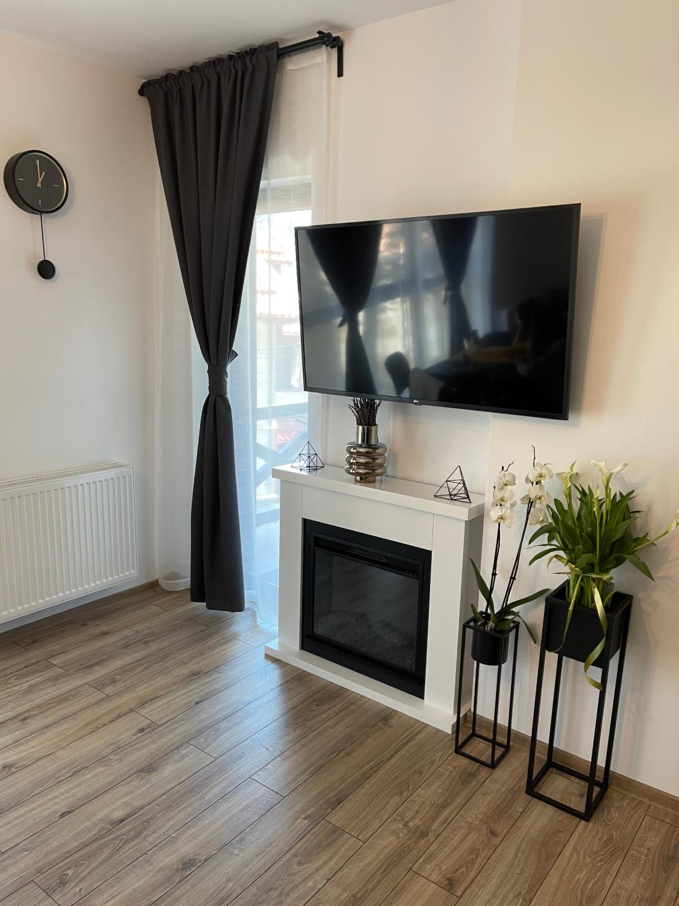 One-Bedroom Apartment - Photo 1