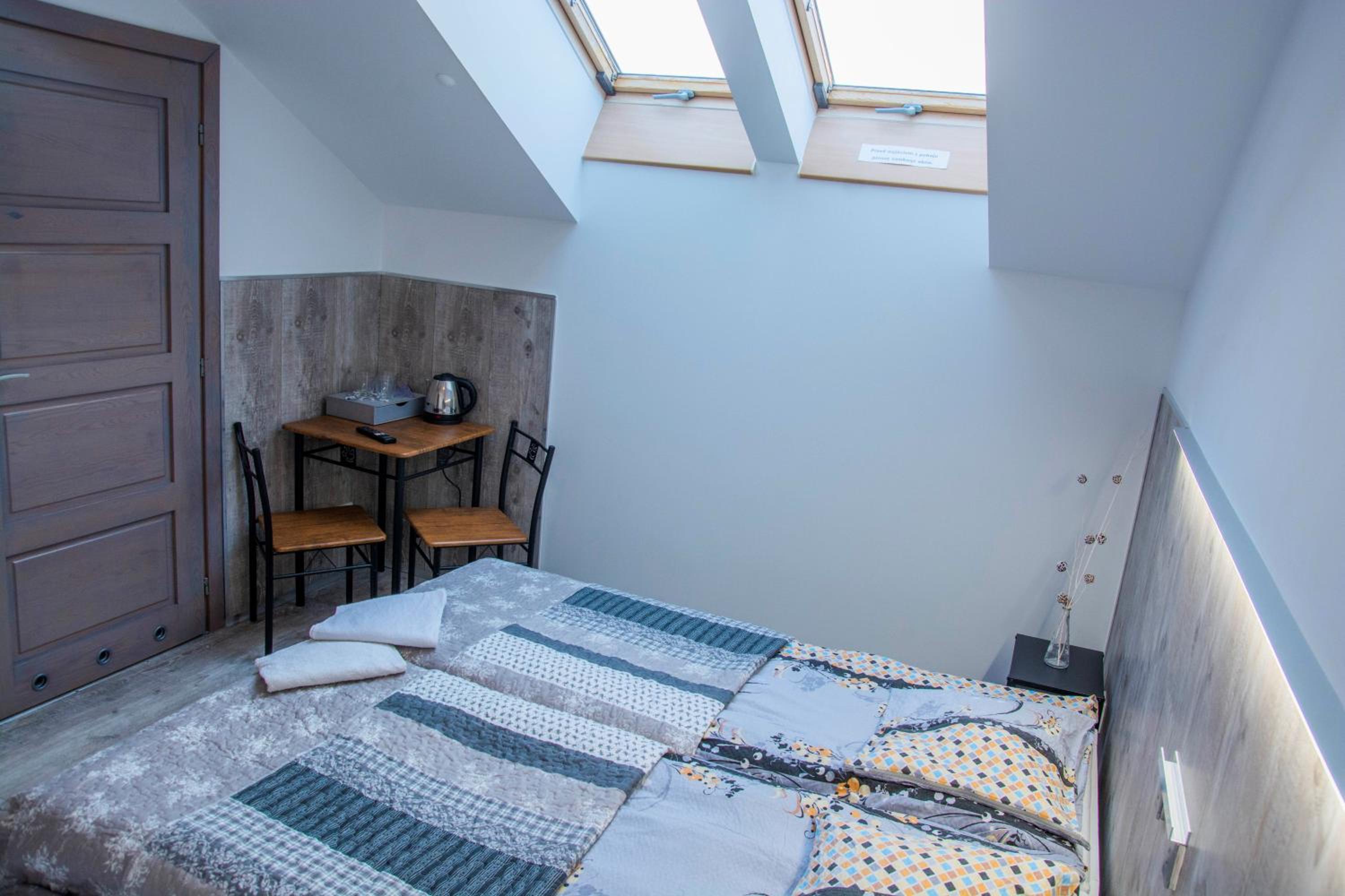 Standard Double or Twin Room photo 3