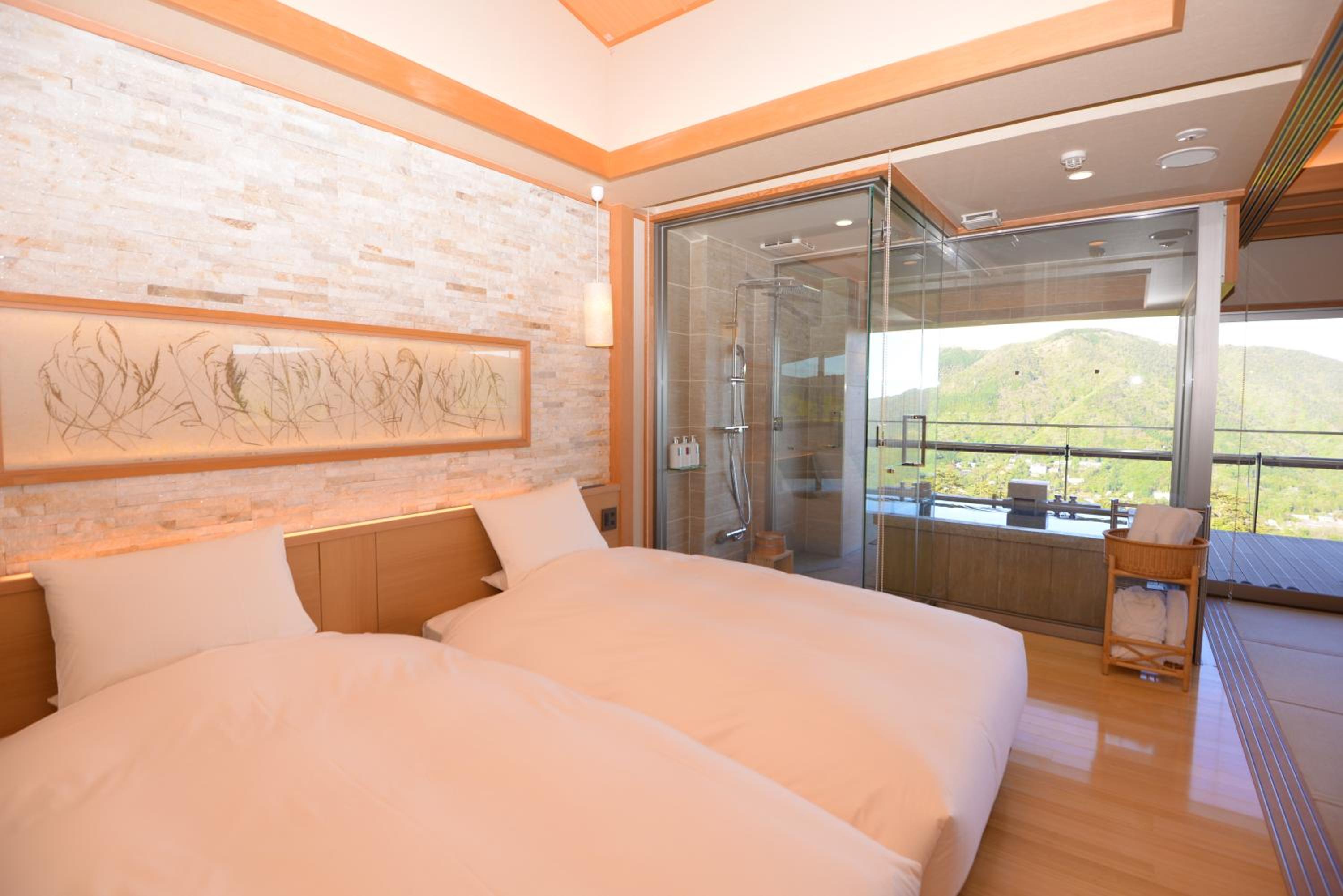 Superior Corner Suite with Tatami Area with Open-Air Bath - Top Floor - (SHO) thumbnail 5