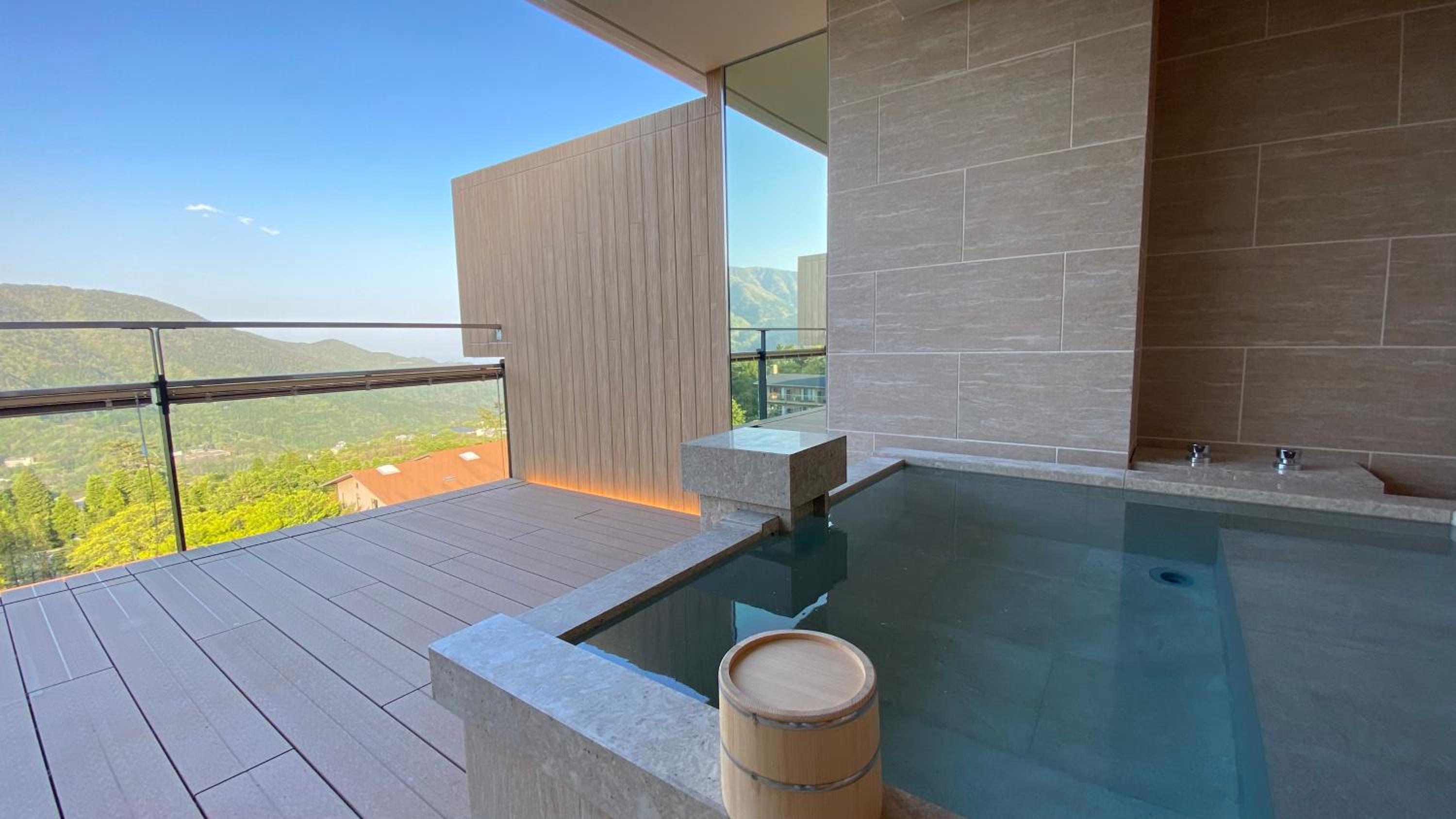 Suite with Tatami Area with Open-Air Bath - Top Floor- (SUI)