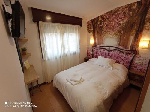 Single Room with Private Bathroom photo 1