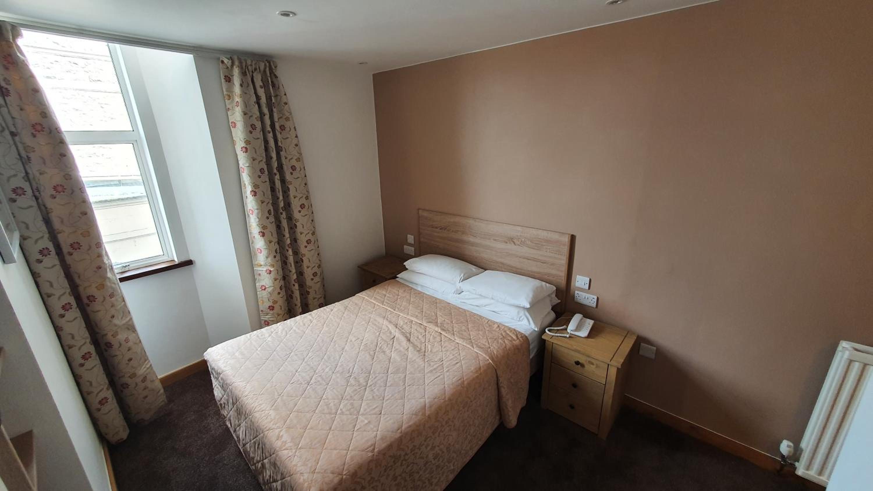 Double Room - Photo 4
