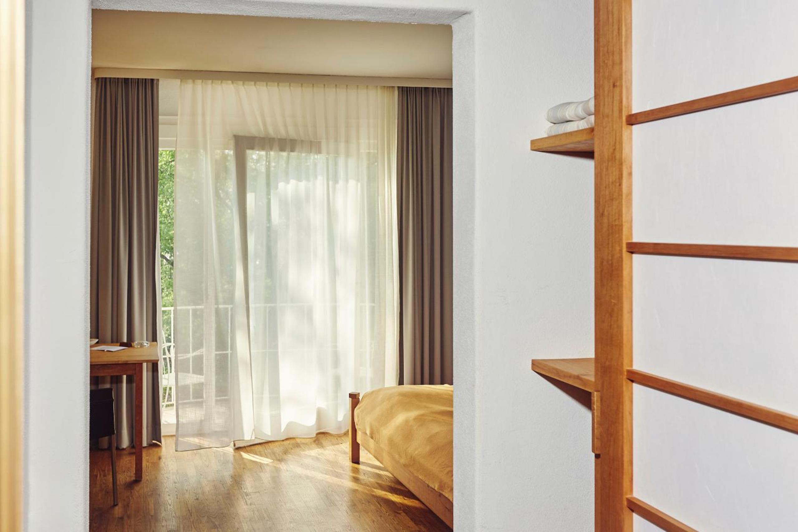 Double Room with Balcony - Photo 15