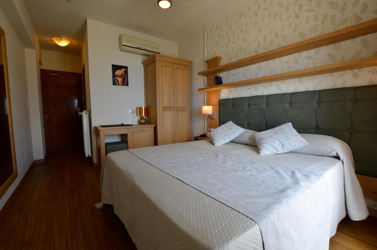Standard Double Room - Photo 1