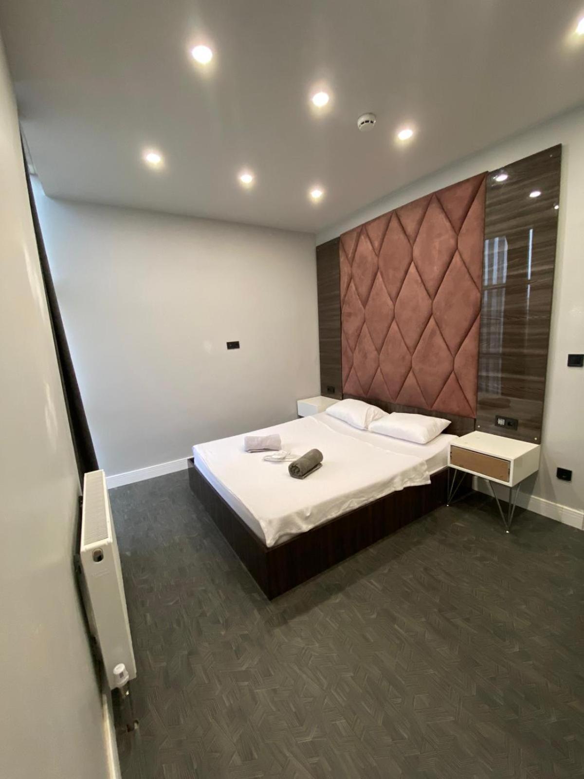 Three-Bedroom Apartment photo 2