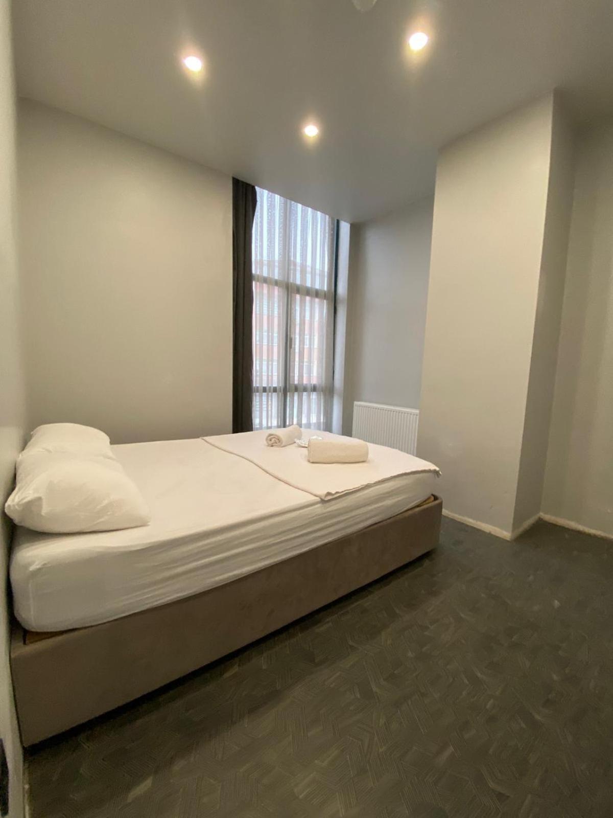 Three-Bedroom Apartment photo 3