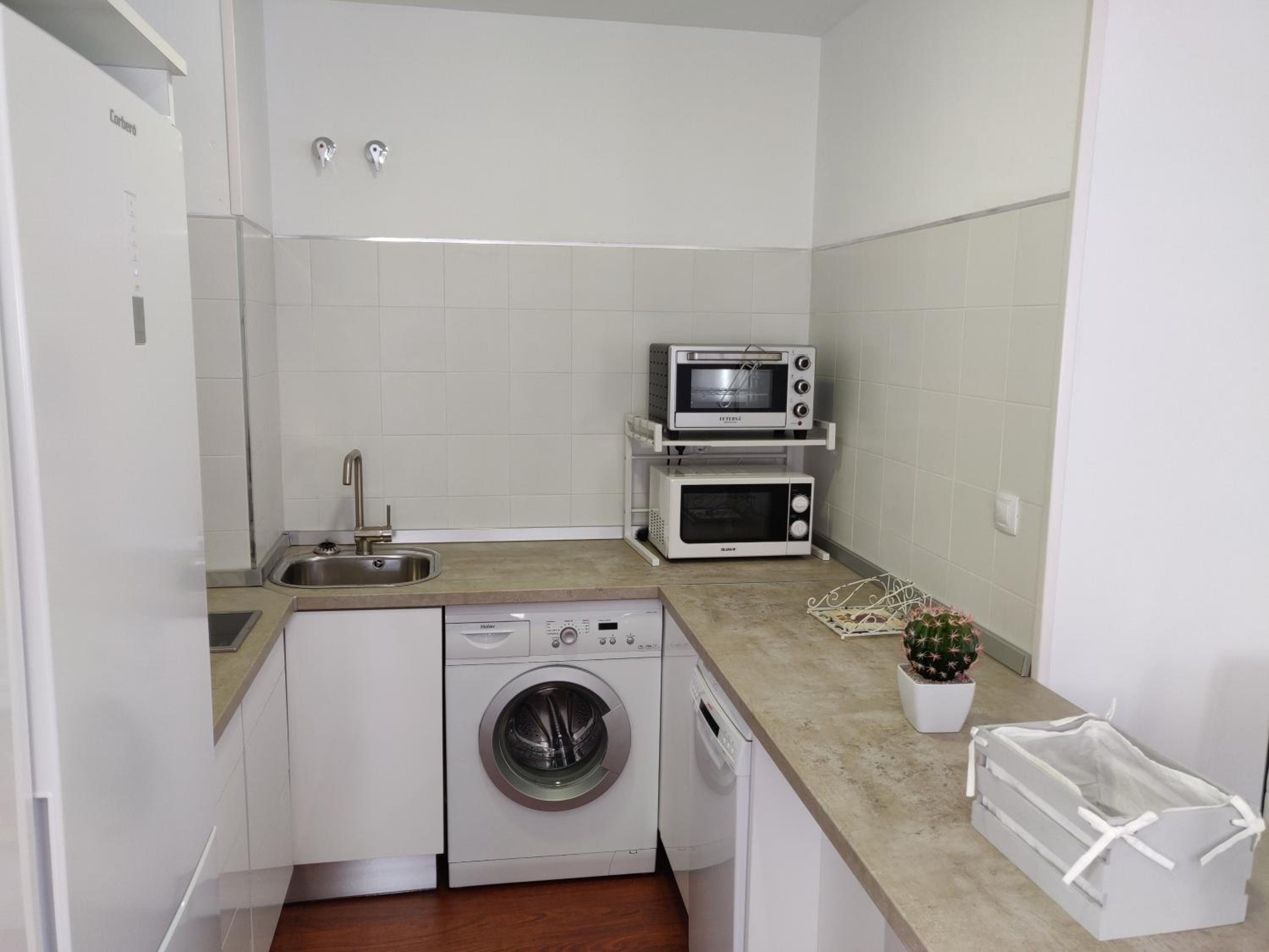 One-Bedroom Apartment - Photo 11