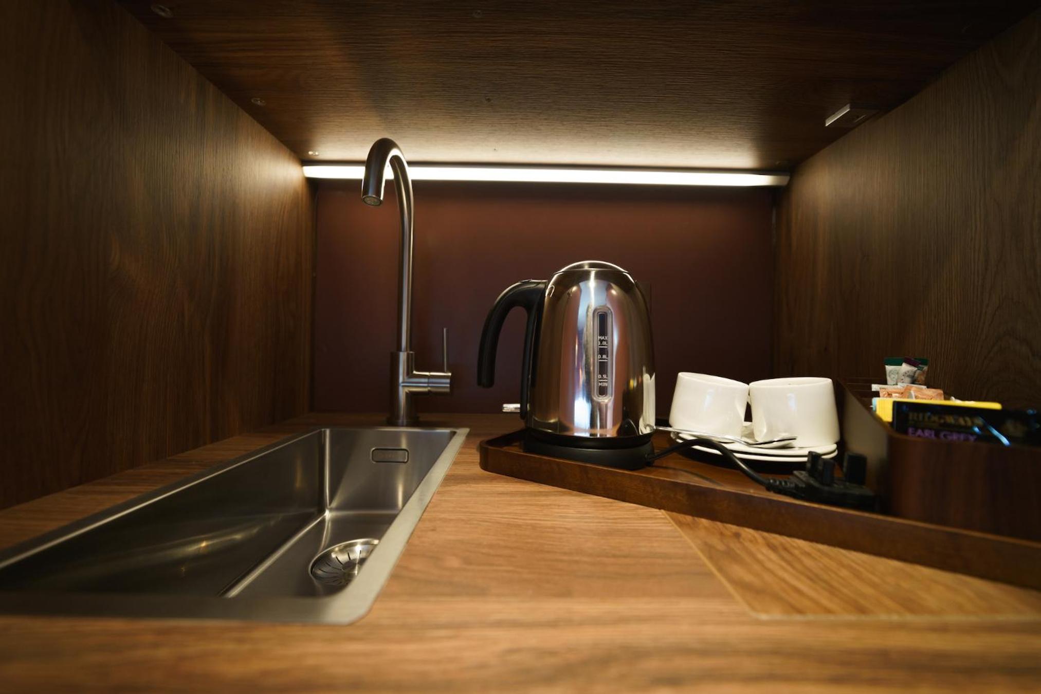 Mimi's Suite - serviced studio Apartments 230 ft away  photo 3