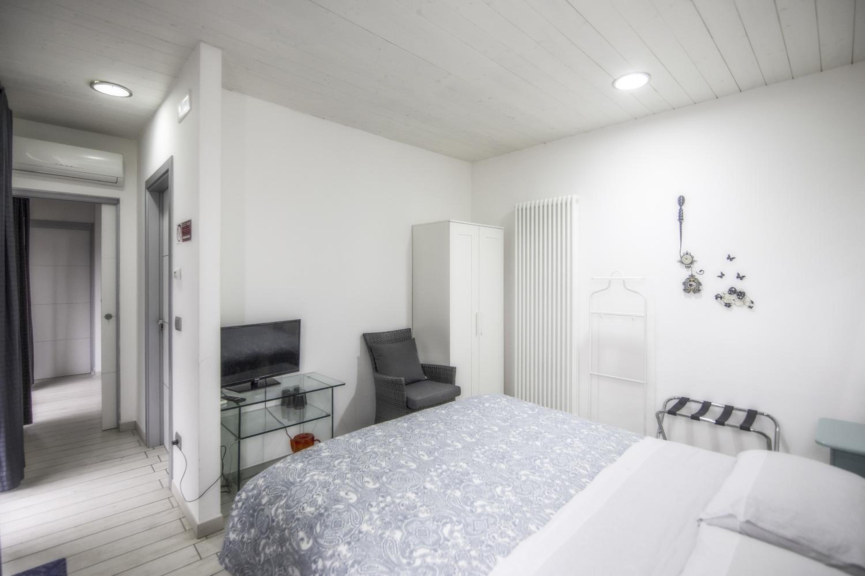 Comfort Double Room with Pool View photo 2