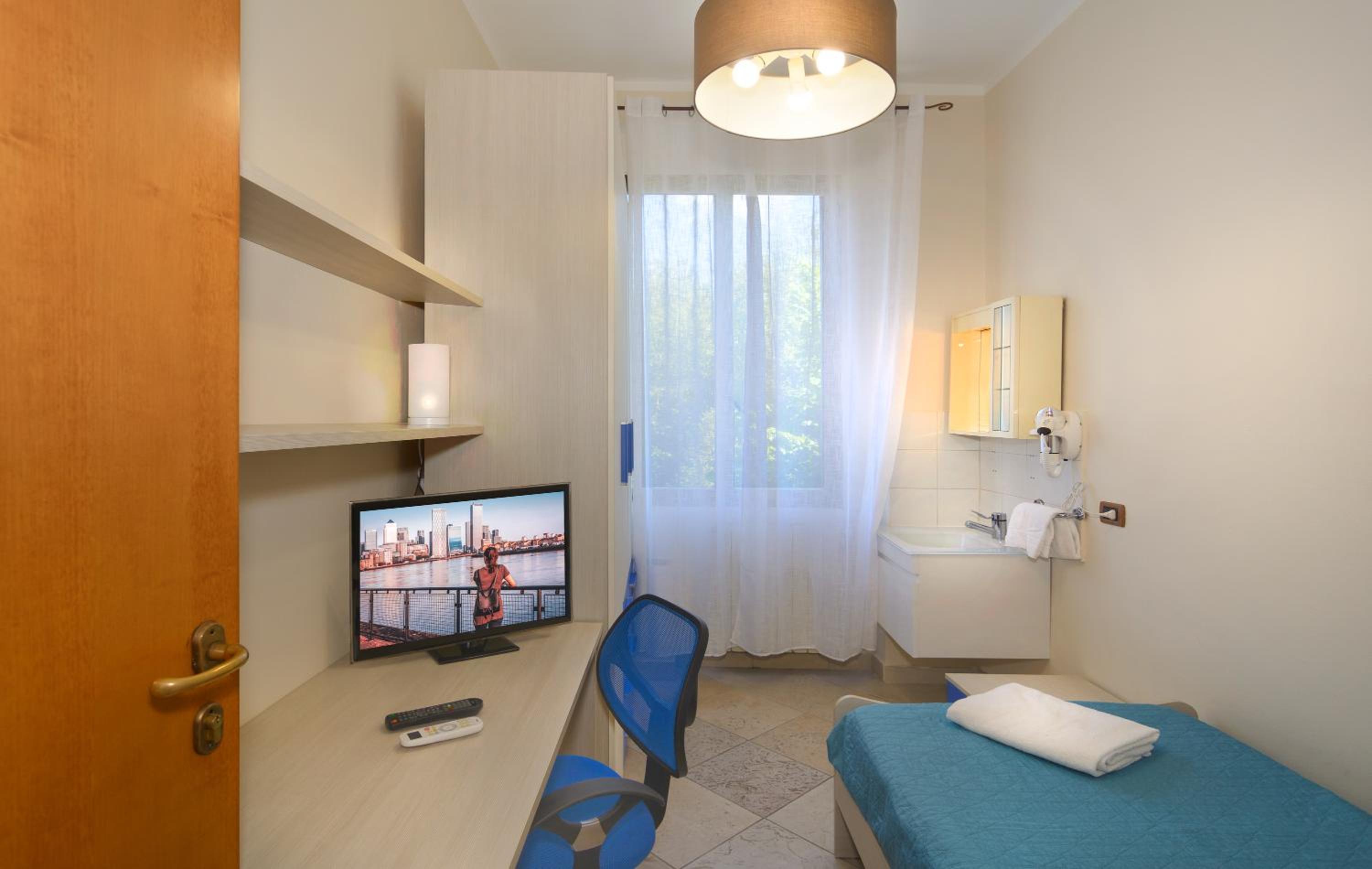 Single Room with Private External Bathroom photo 1