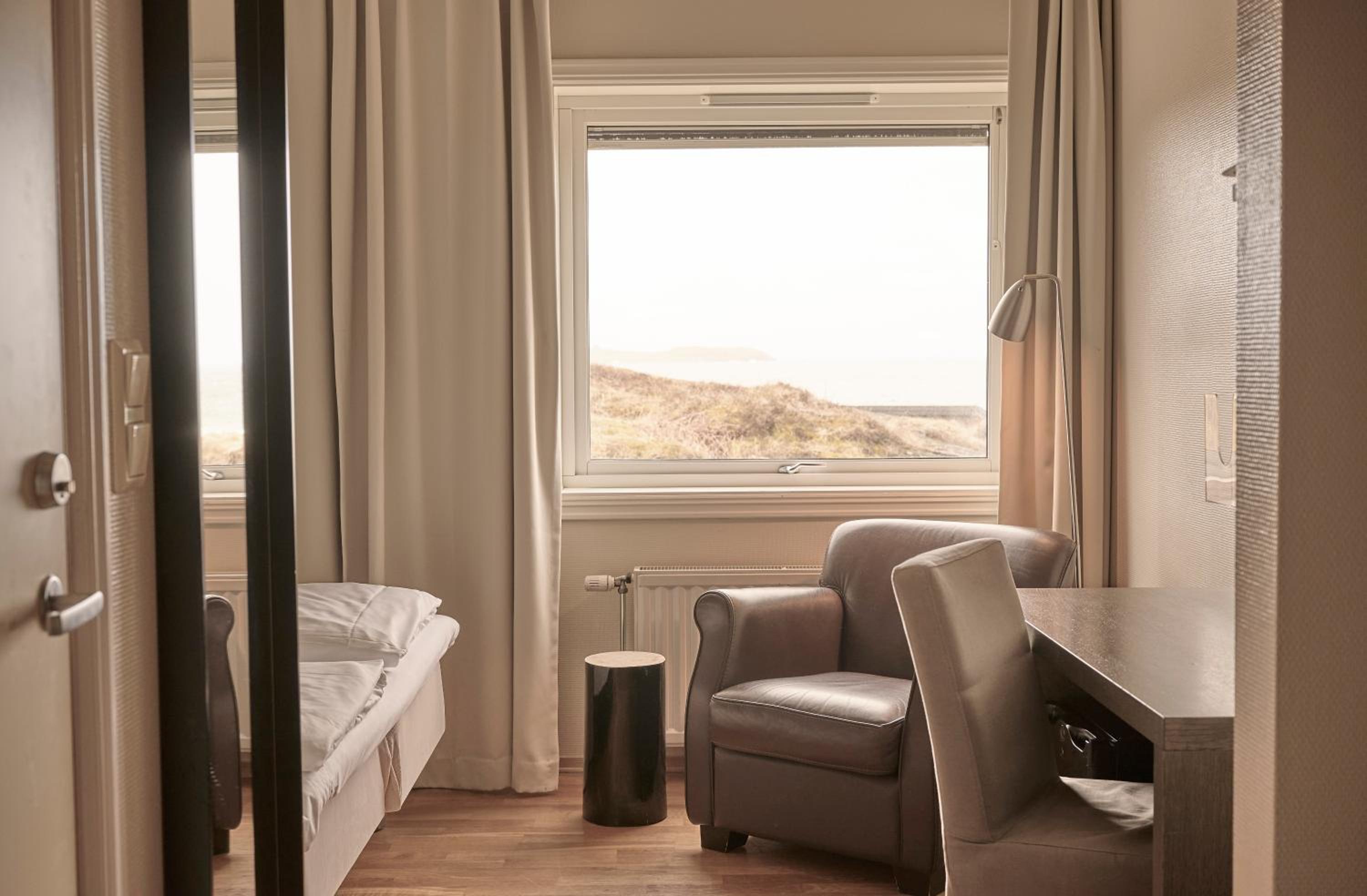 Seaview Double Room - Photo 2