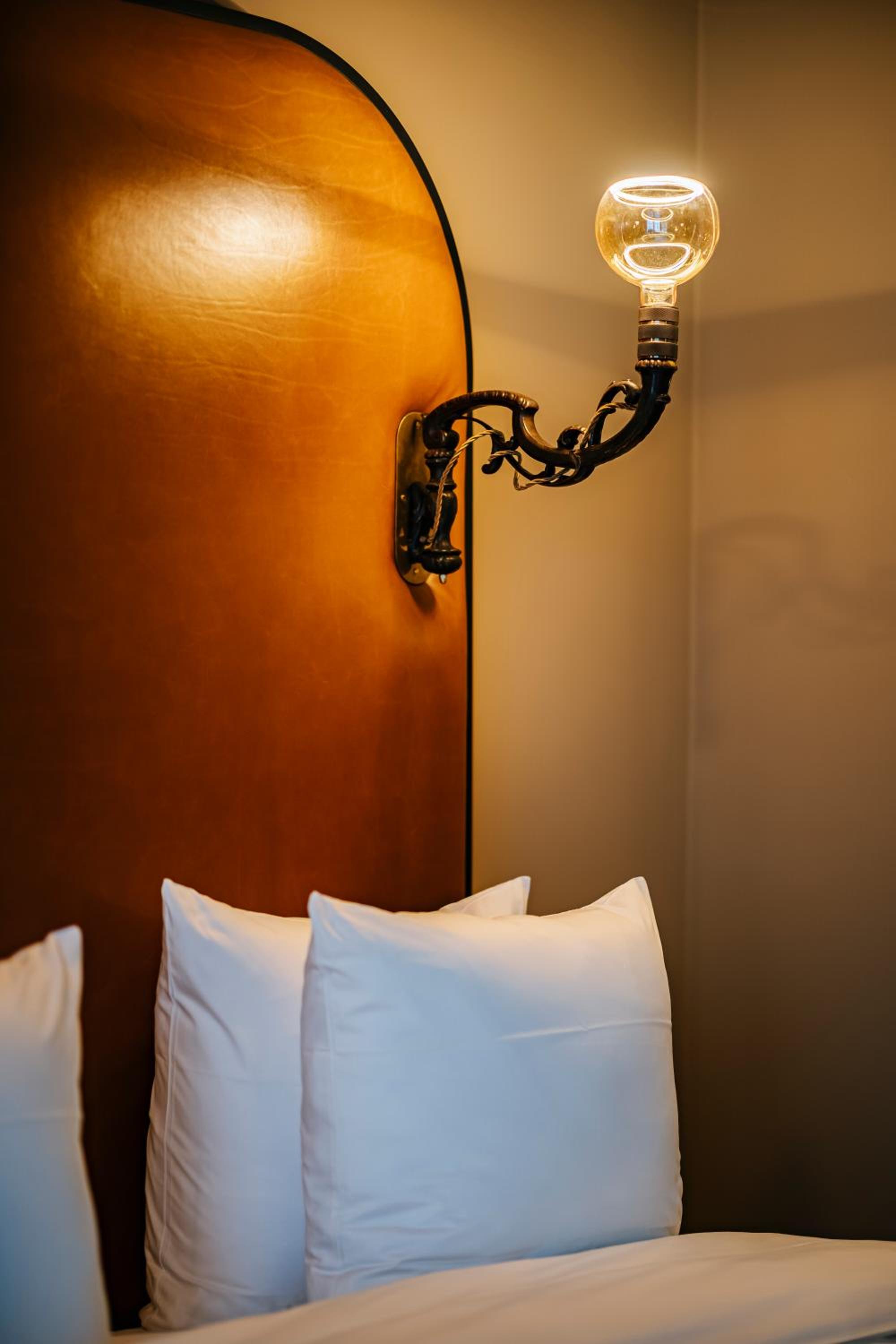 Deluxe Double Room (P.C. Hooft)