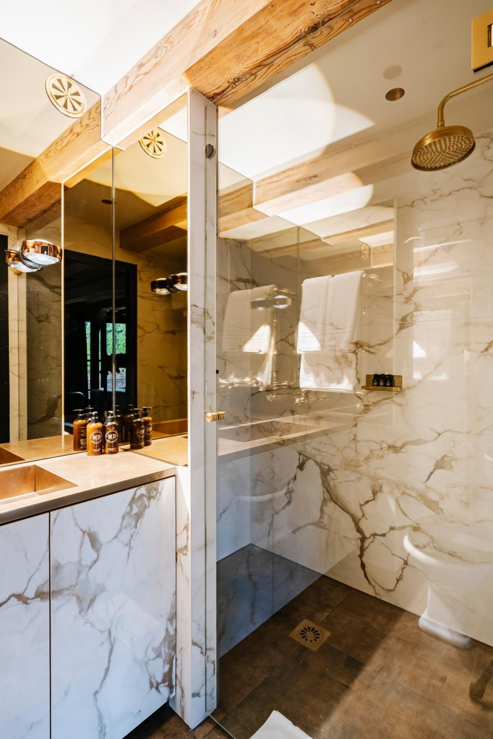 Grand Deluxe Double Room (Abel Tasman) thumbnail 6