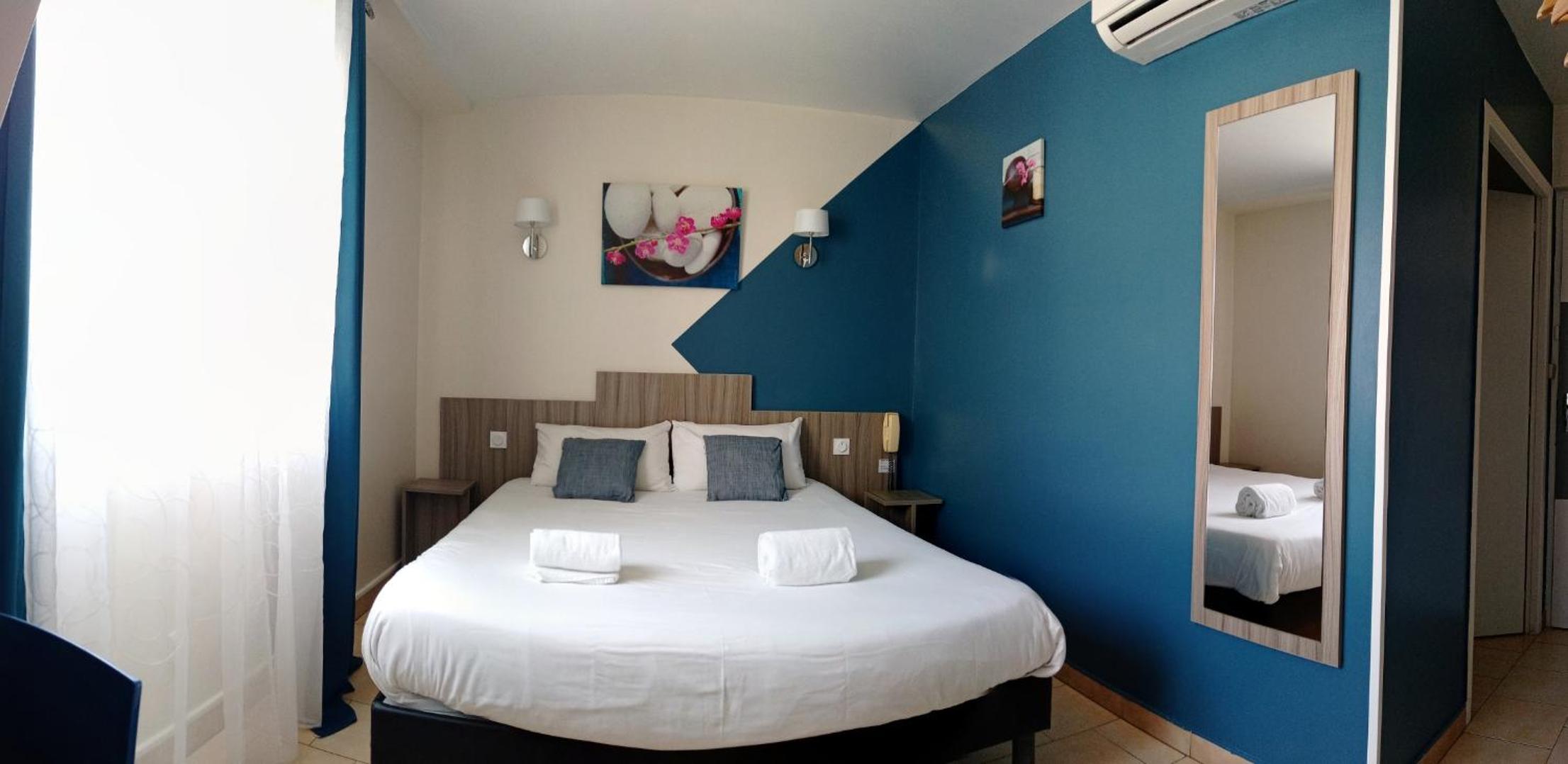 Comfort Double Room with Air Conditioning - Photo 8