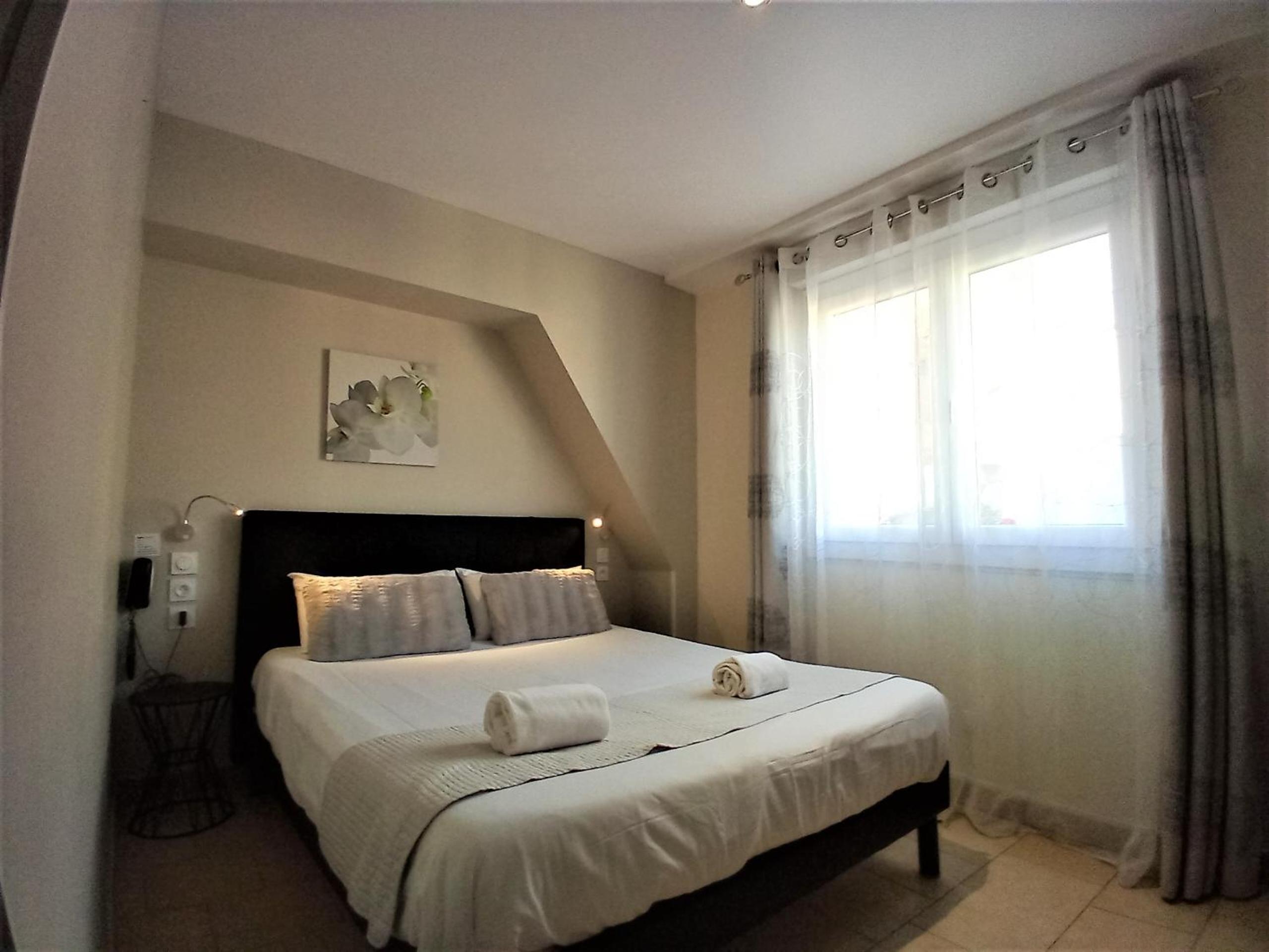 Comfort Double Room with Air Conditioning - Photo 7