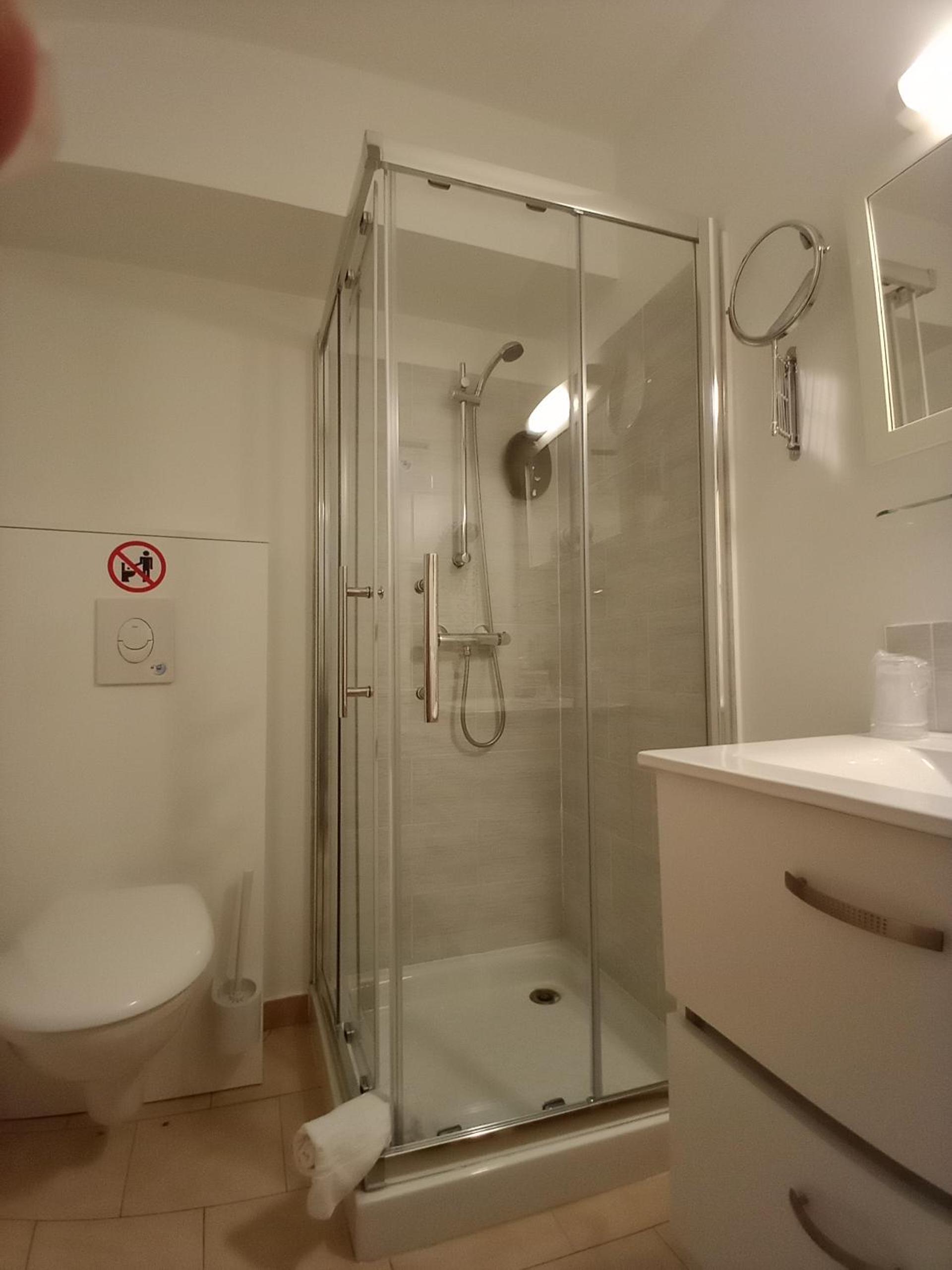 Comfort Double Room with Air Conditioning - Photo 5