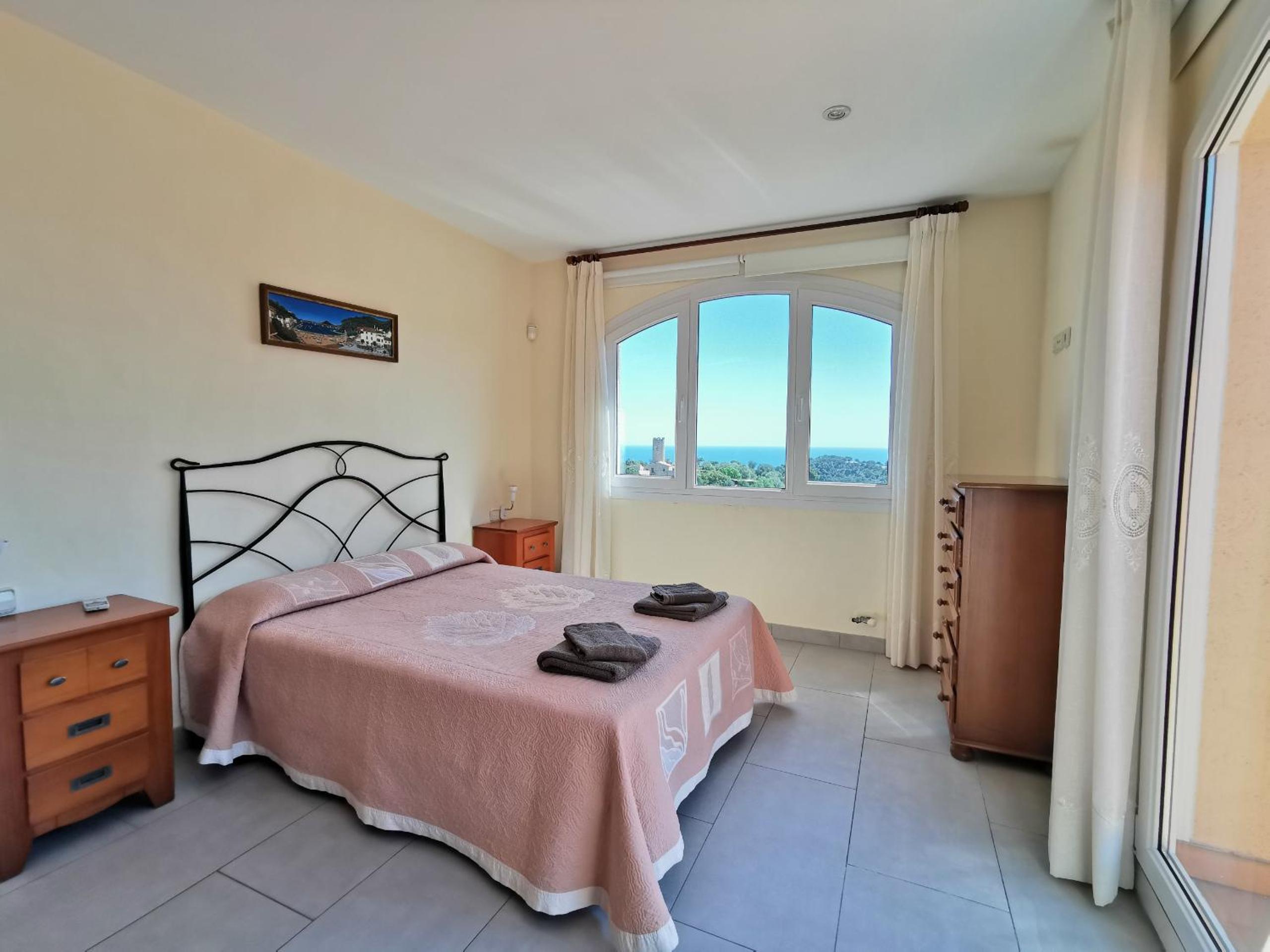 Three-Bedroom Villa photo 3