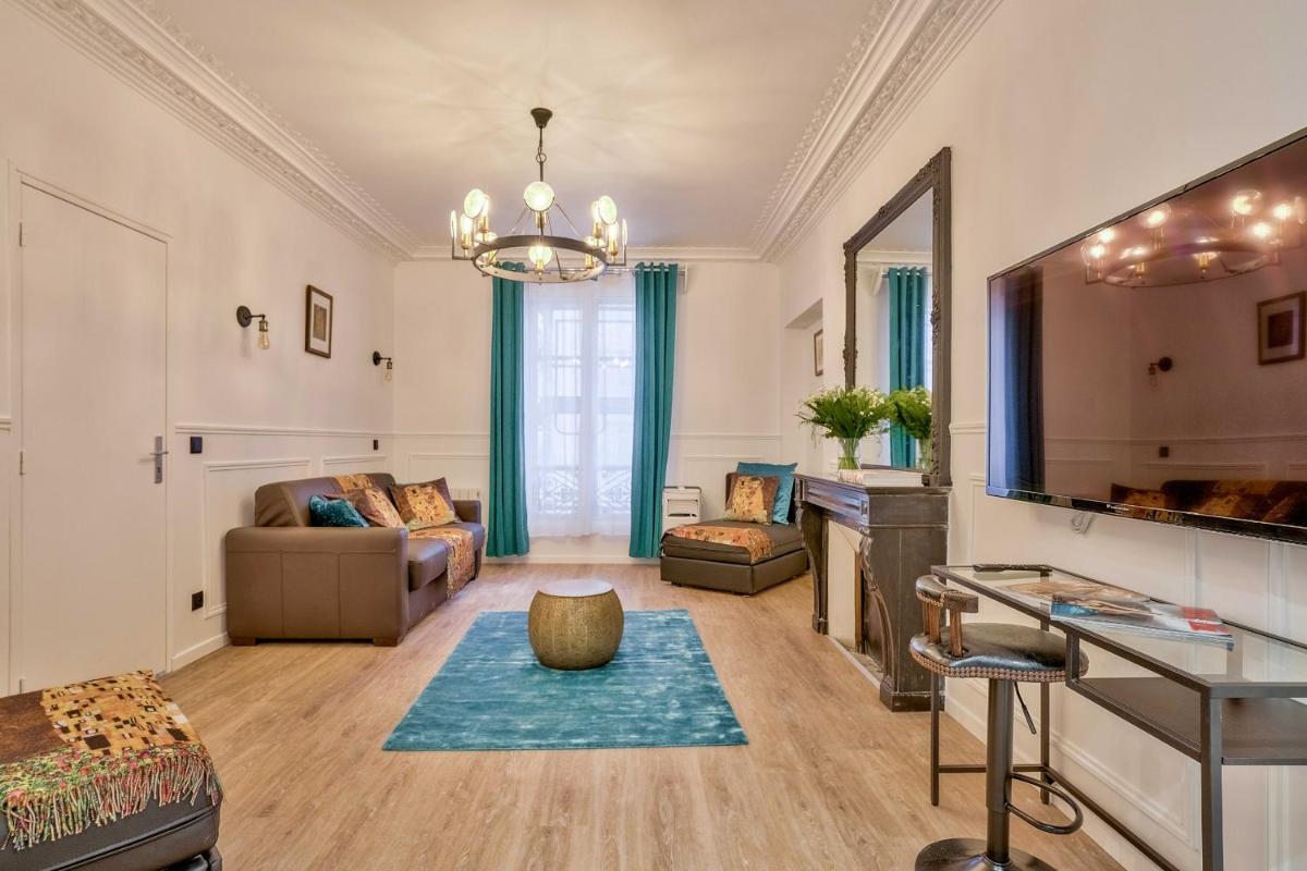 Apartment photo 2