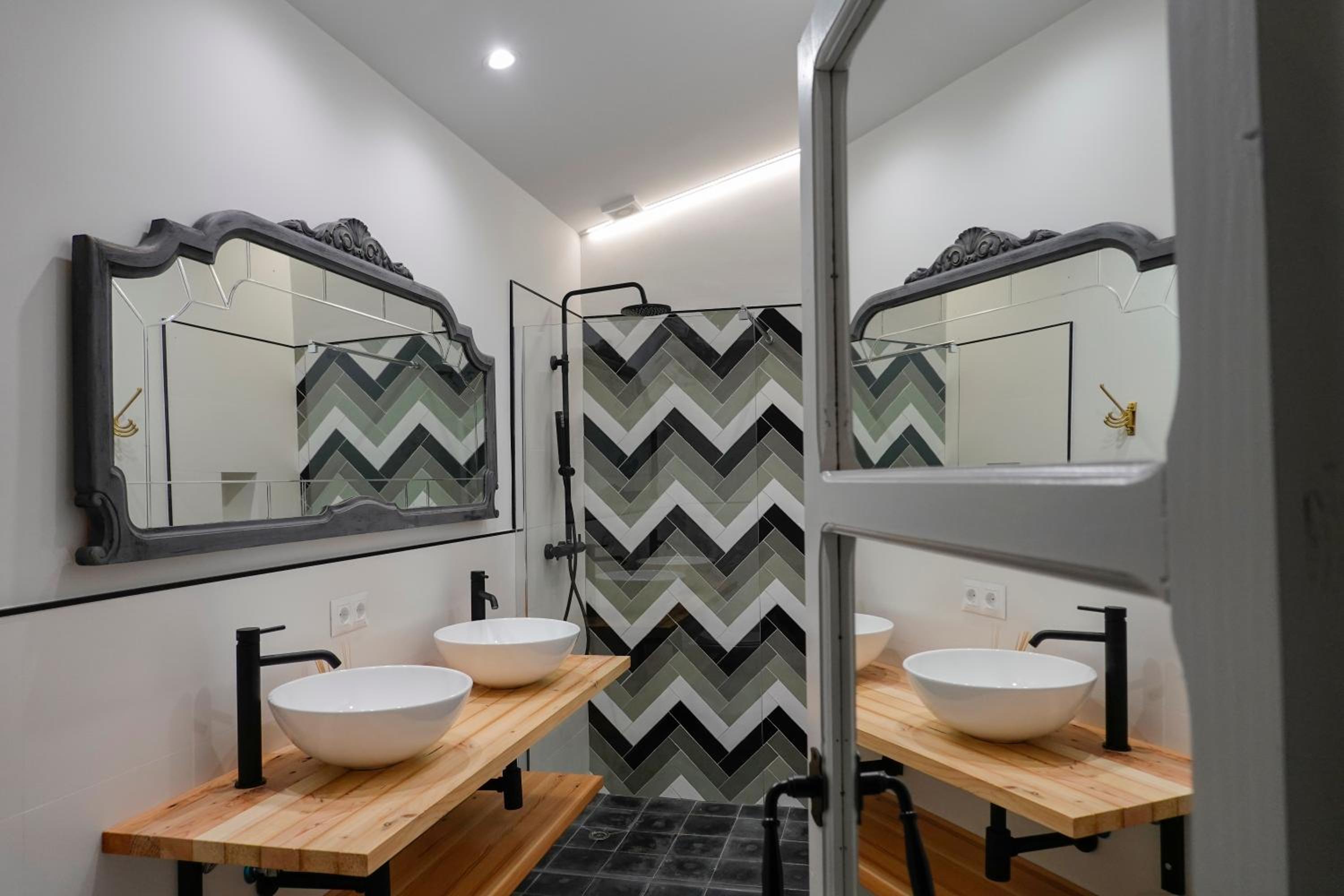 Deluxe Suite - Photo 4