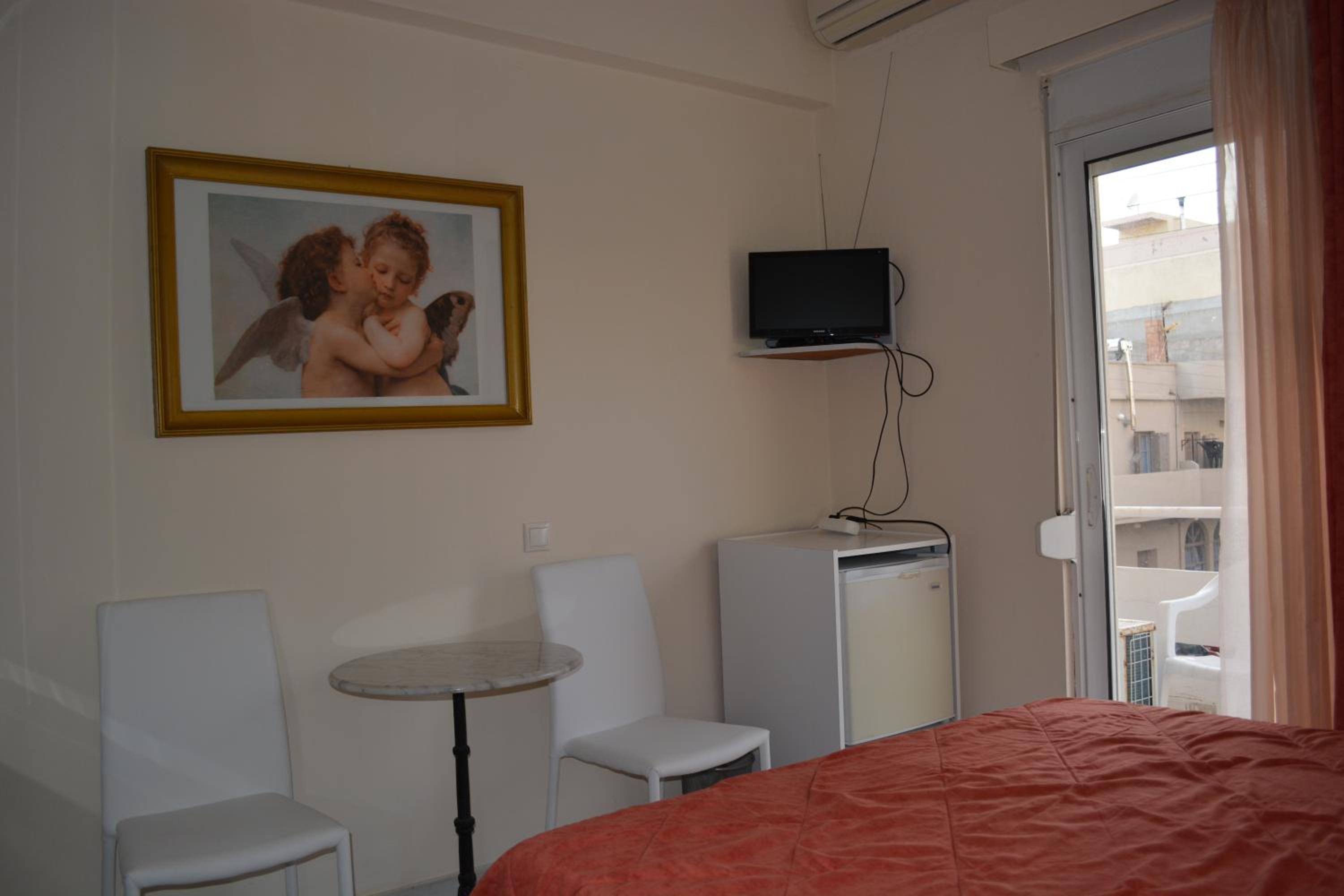 Double or Twin Room - Photo 13