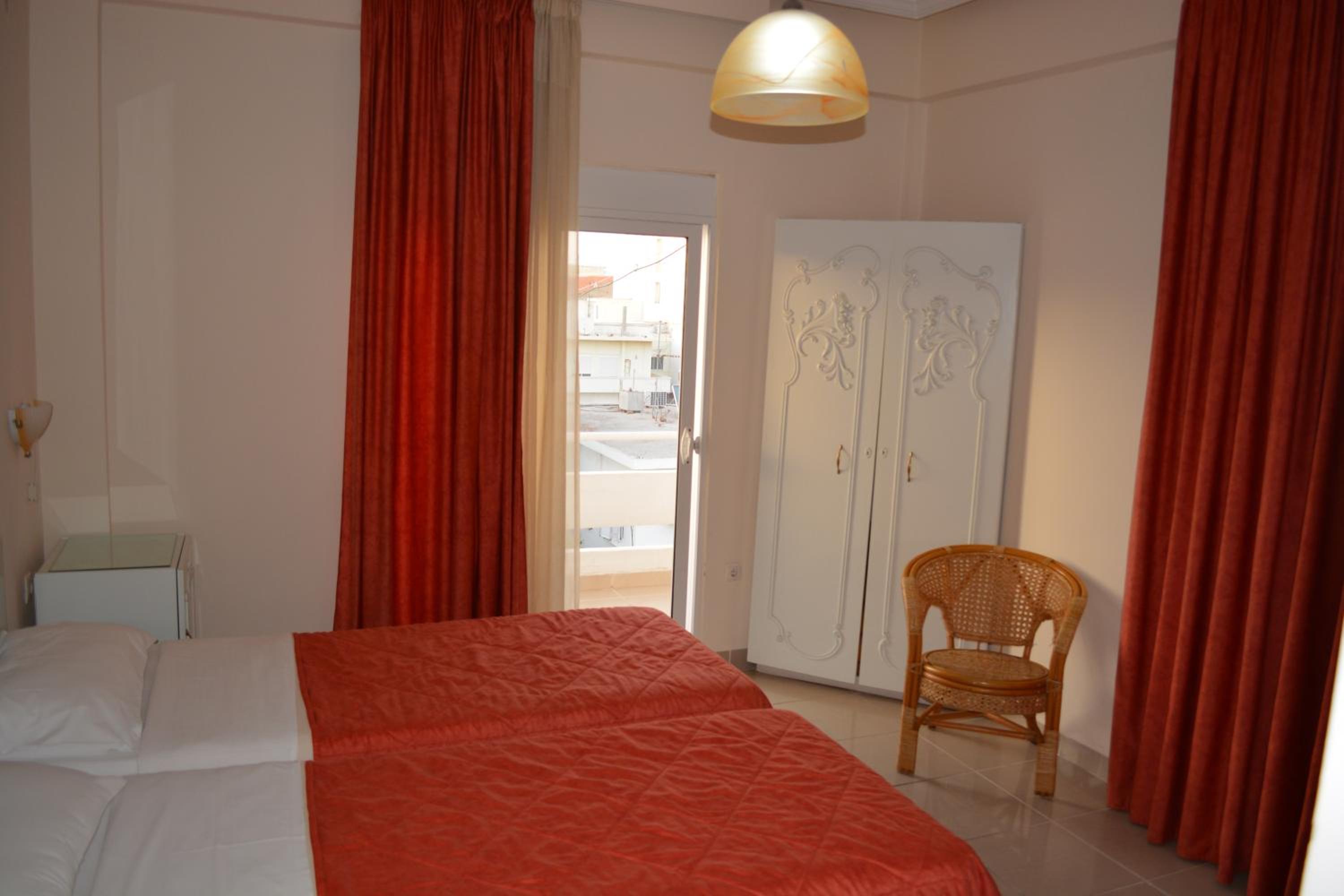 Double or Twin Room - Photo 17
