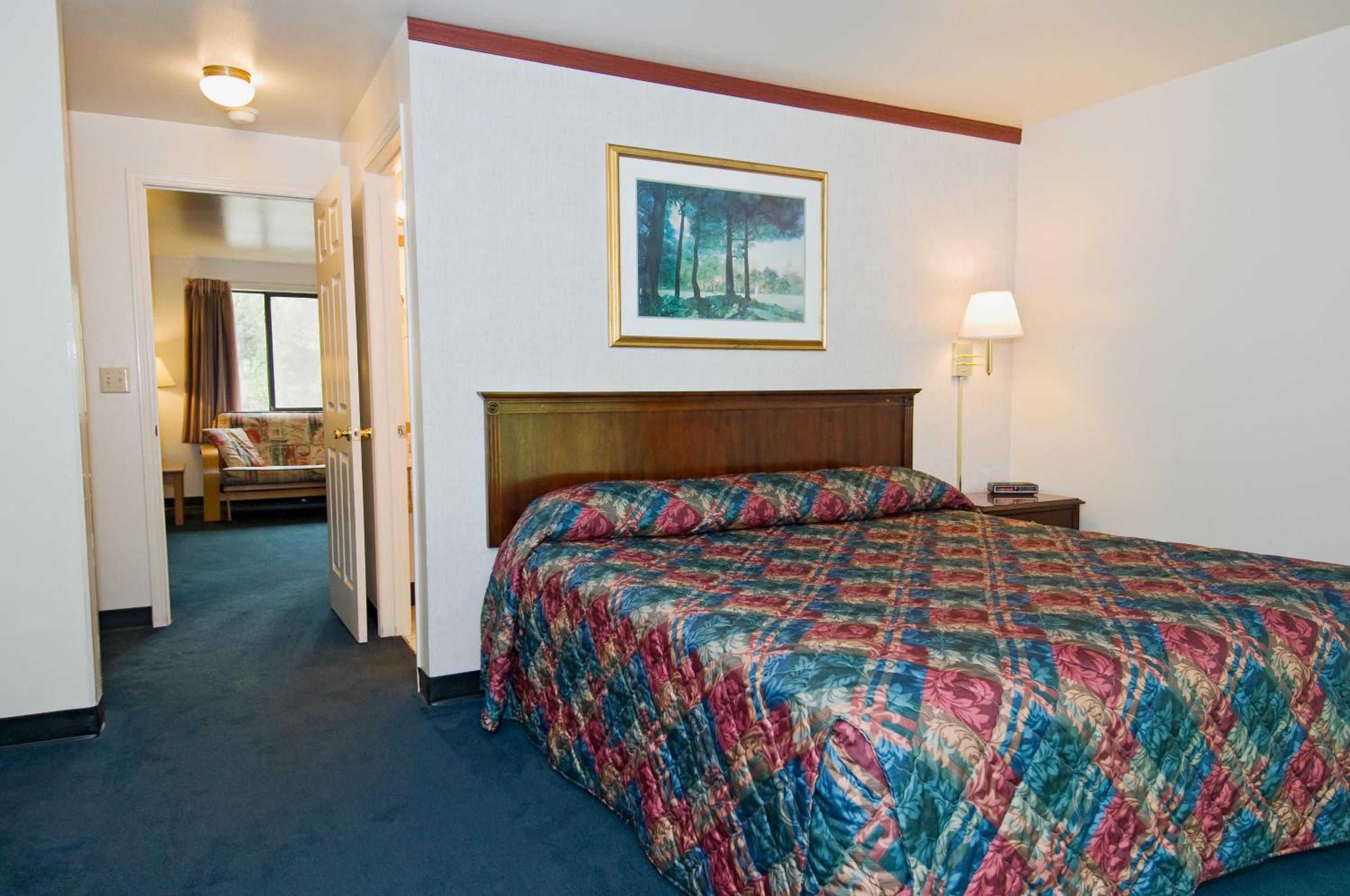 King Suite with Jacuzzi Tub  photo 1