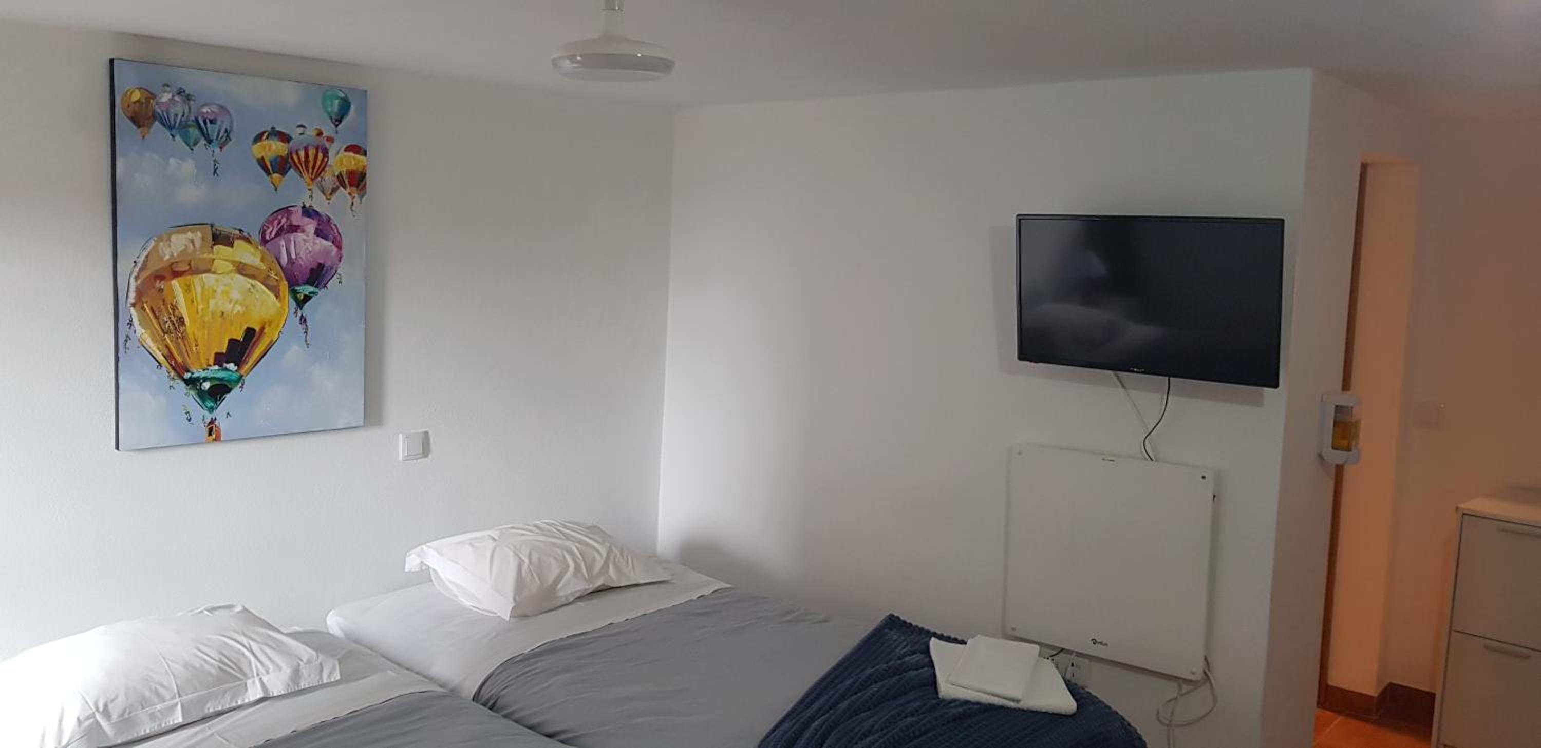 One-Bedroom Apartment - Photo 77