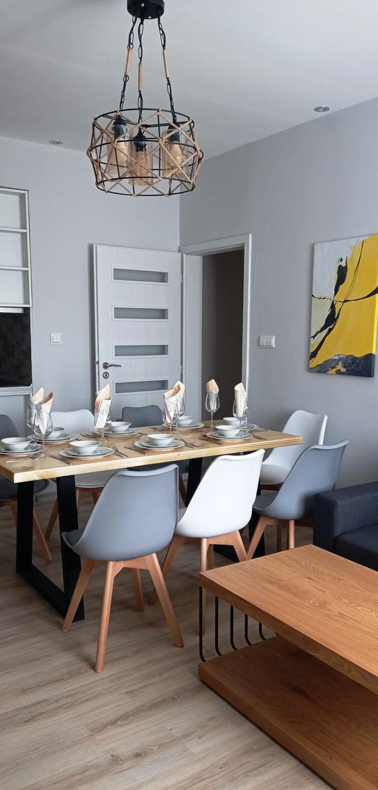 Three-Bedroom Apartment with Balcony photo 2