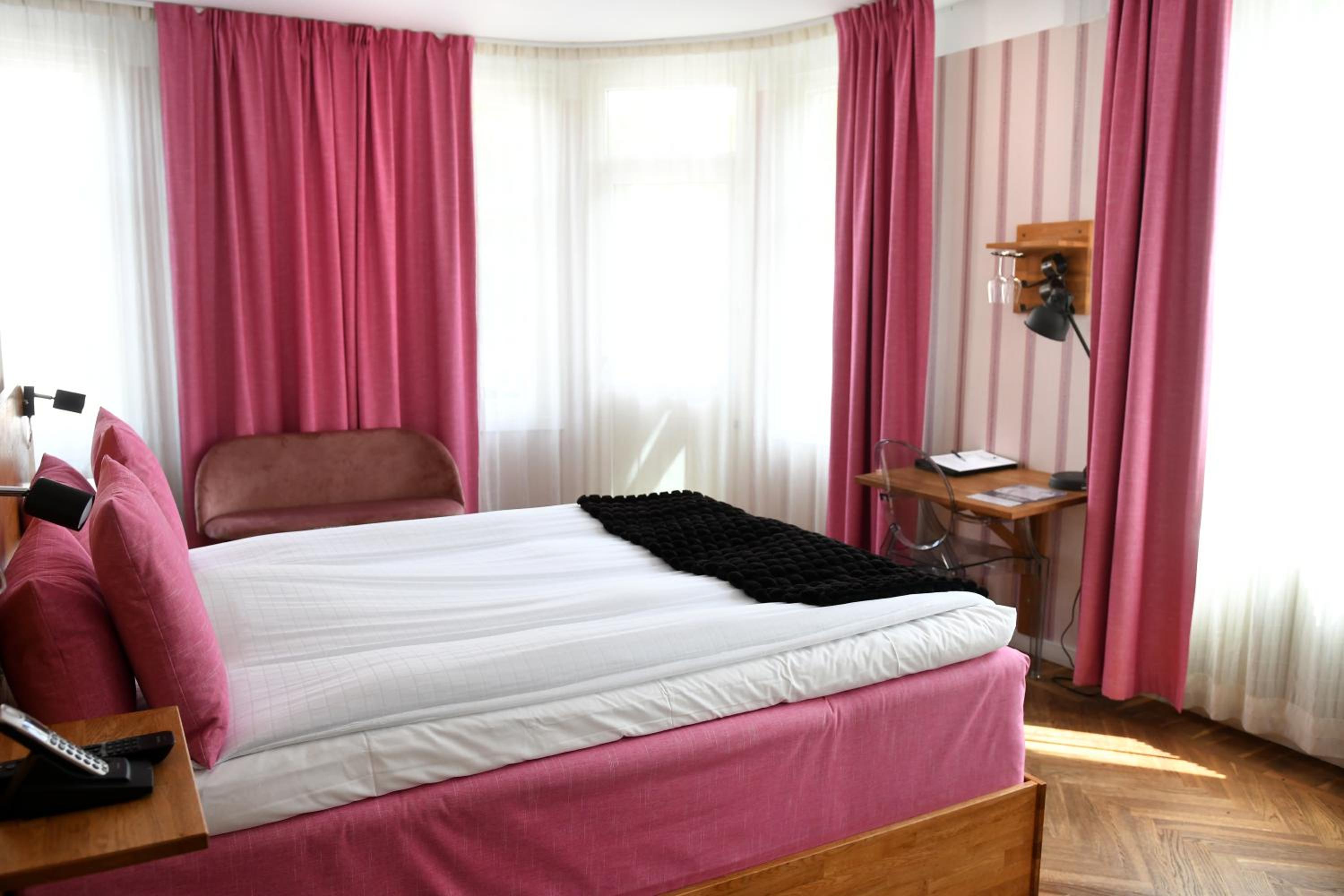 Standard Double Room - Photo 8