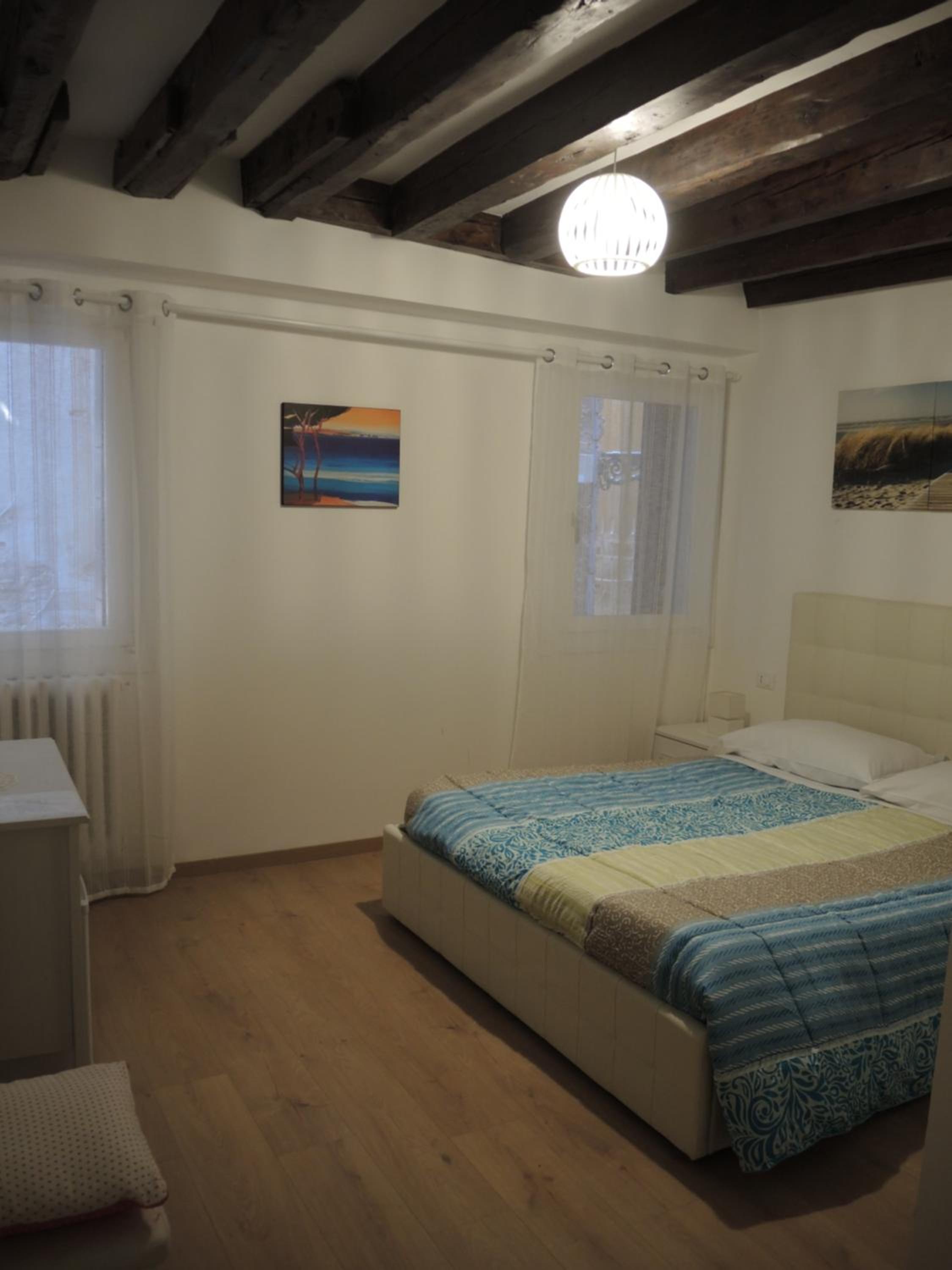 Economy Double Room photo 1